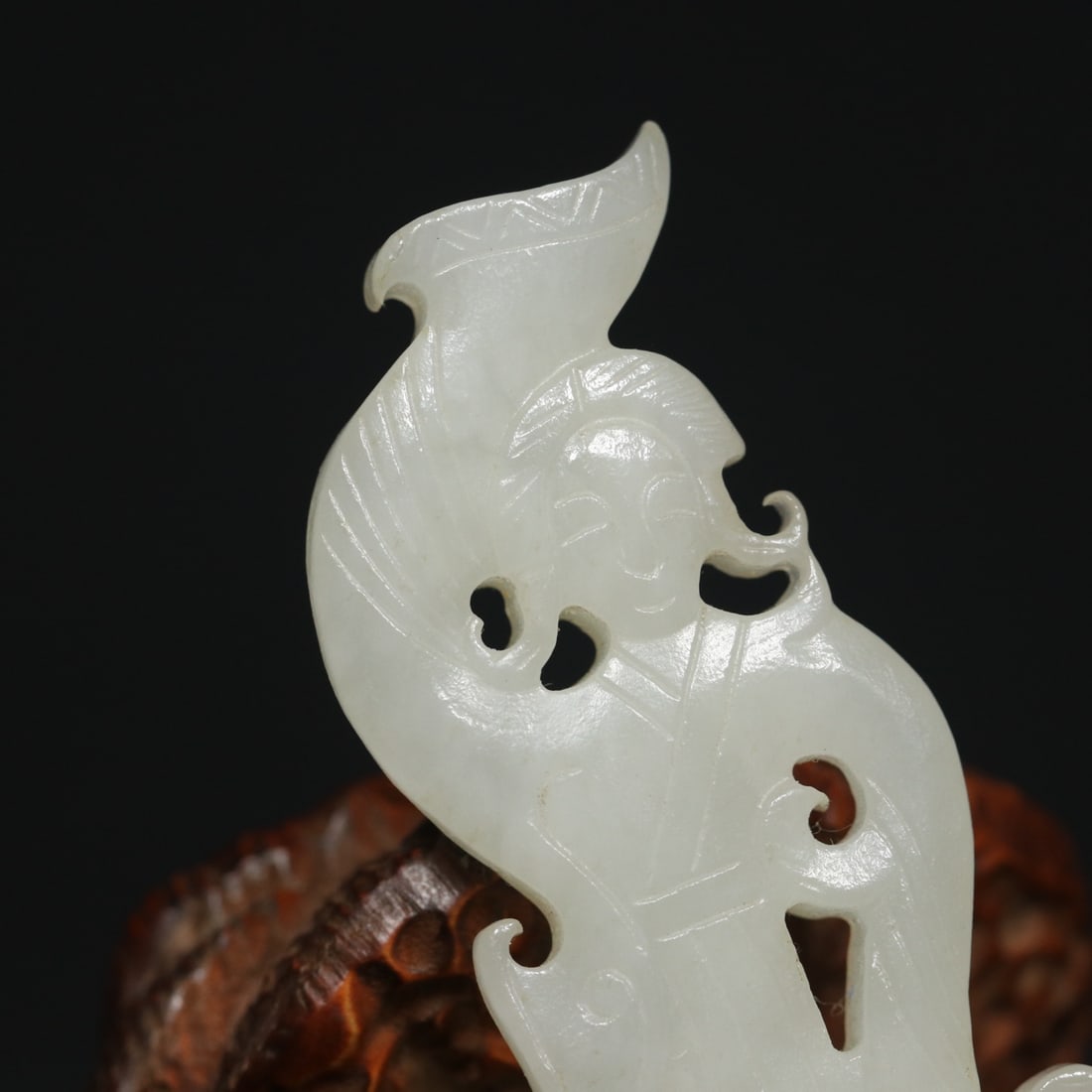 An Exquisite White Jade Figure Pendant - 4