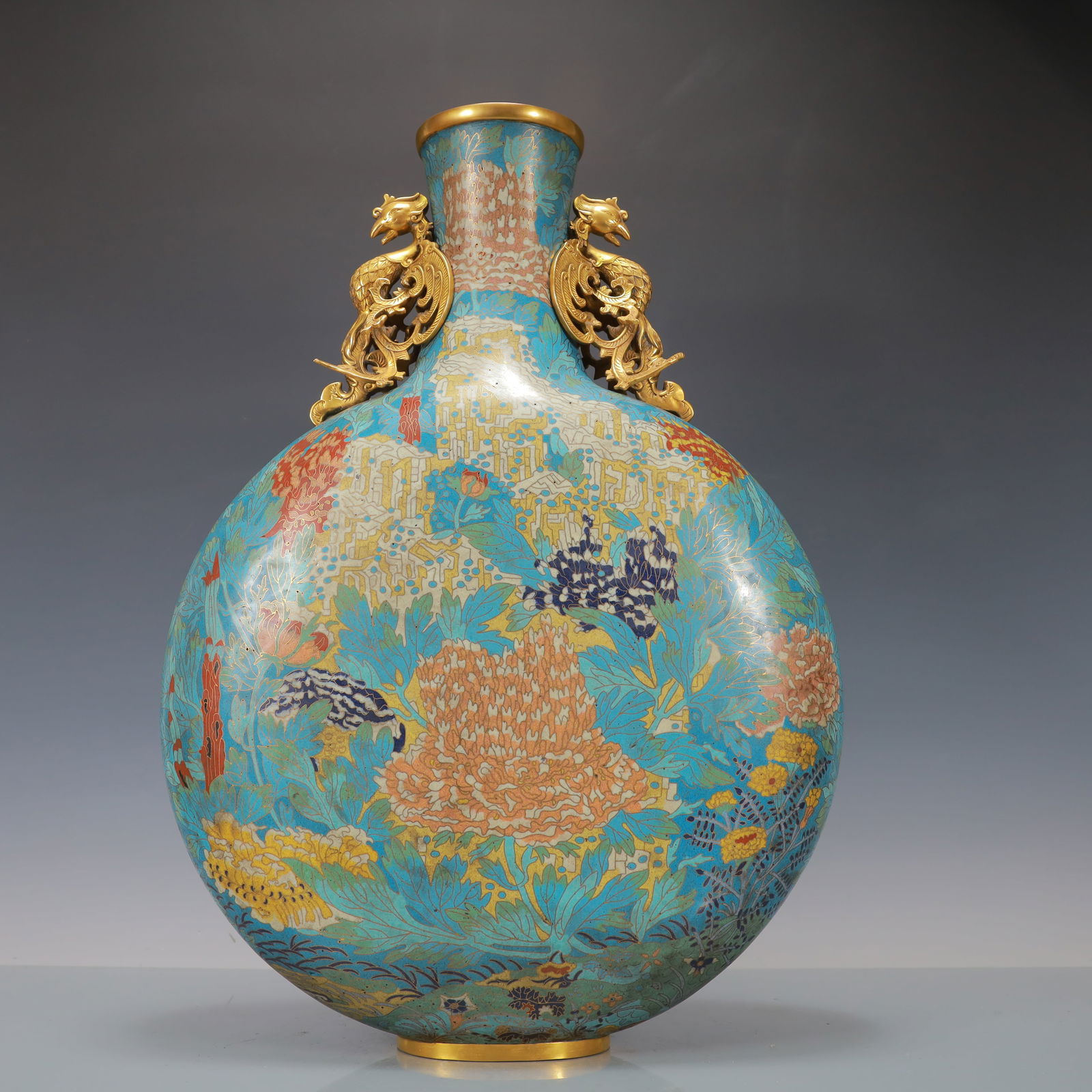 A Huge Cloisonne Chrysanthemum Pattern Phoenix-Ears Vase: A Huge Cloisonne Chrysanthemum Pattern Phoenix-Ears Vase Qing Dynasty China Qianlong Six-character Mark Size:57cmx37cmx12.5cm Weight:8750g (The Dimensions Of All Batches Are Manually