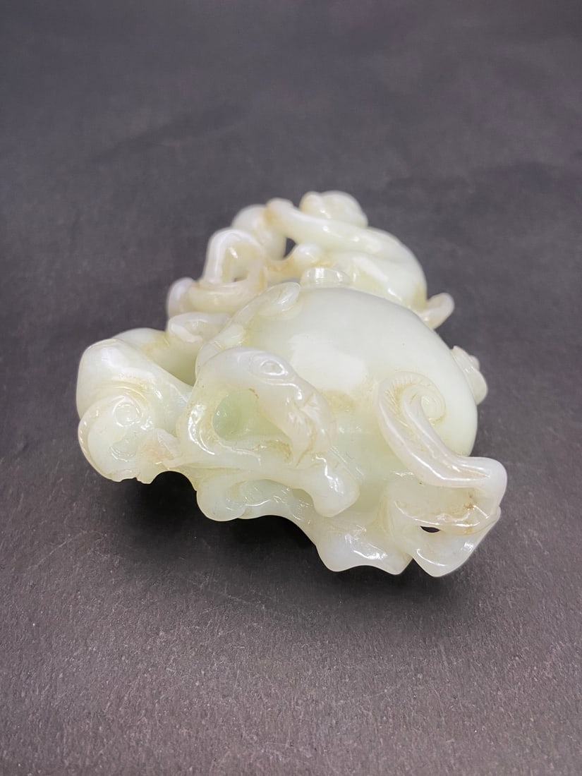 An Exquisite White Jade Bats and Peach Pattern Monkey Pattern Hand Piece - 7
