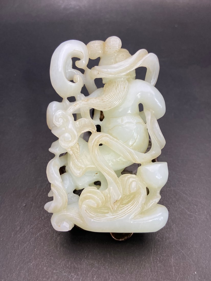 An Exquisite White Jade Figure Ornament - 4
