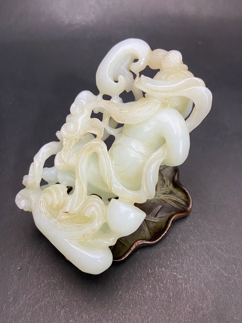 An Exquisite White Jade Figure Ornament - 6