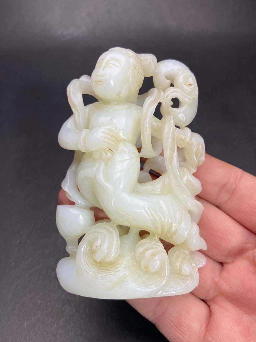 An Exquisite White Jade Figure Ornament - 8
