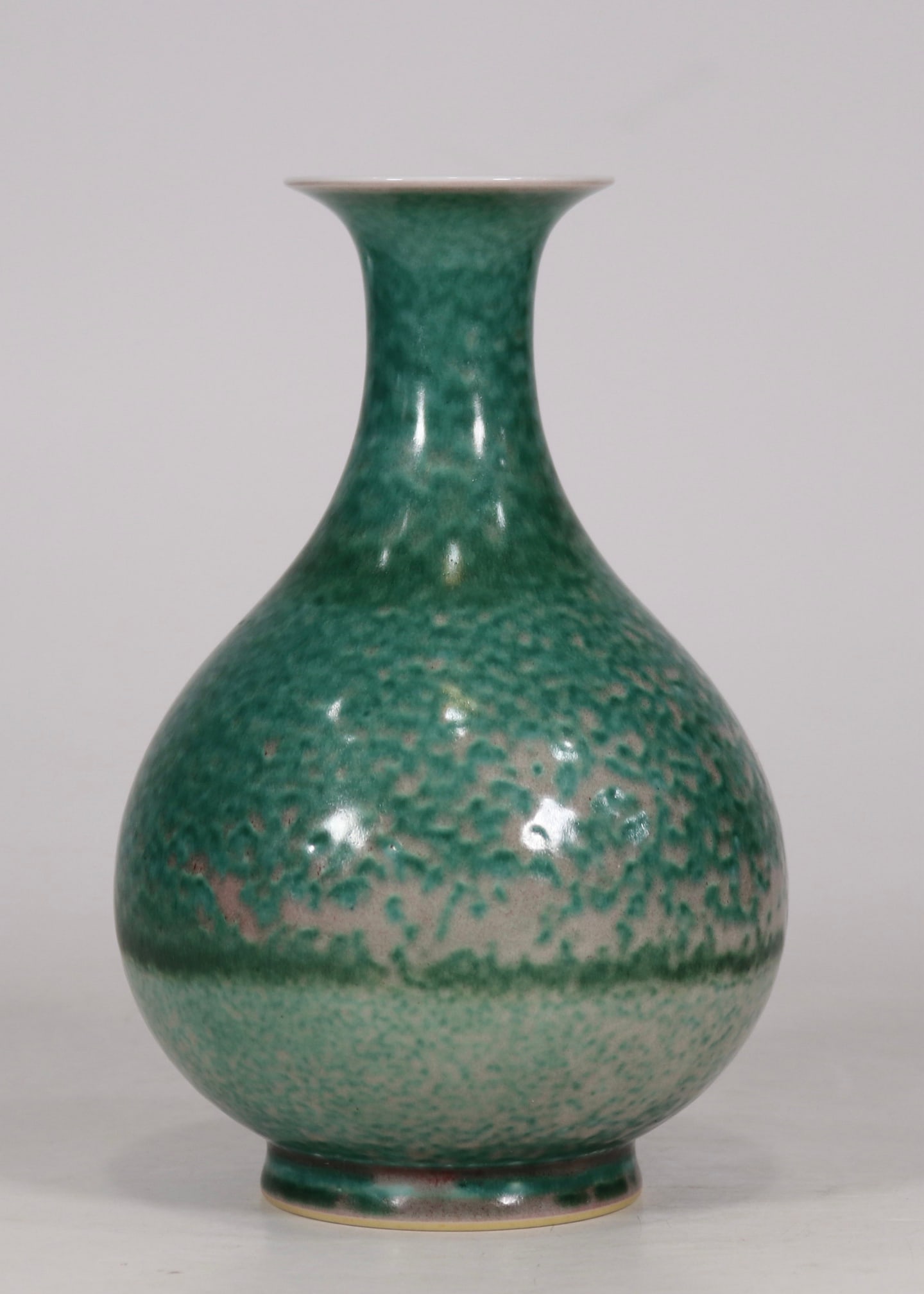 An Exquisite Green Glazed Vase - 3