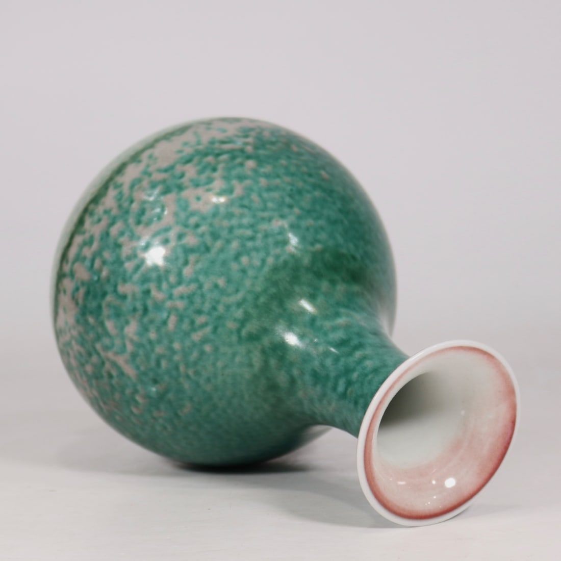 An Exquisite Green Glazed Vase - 5