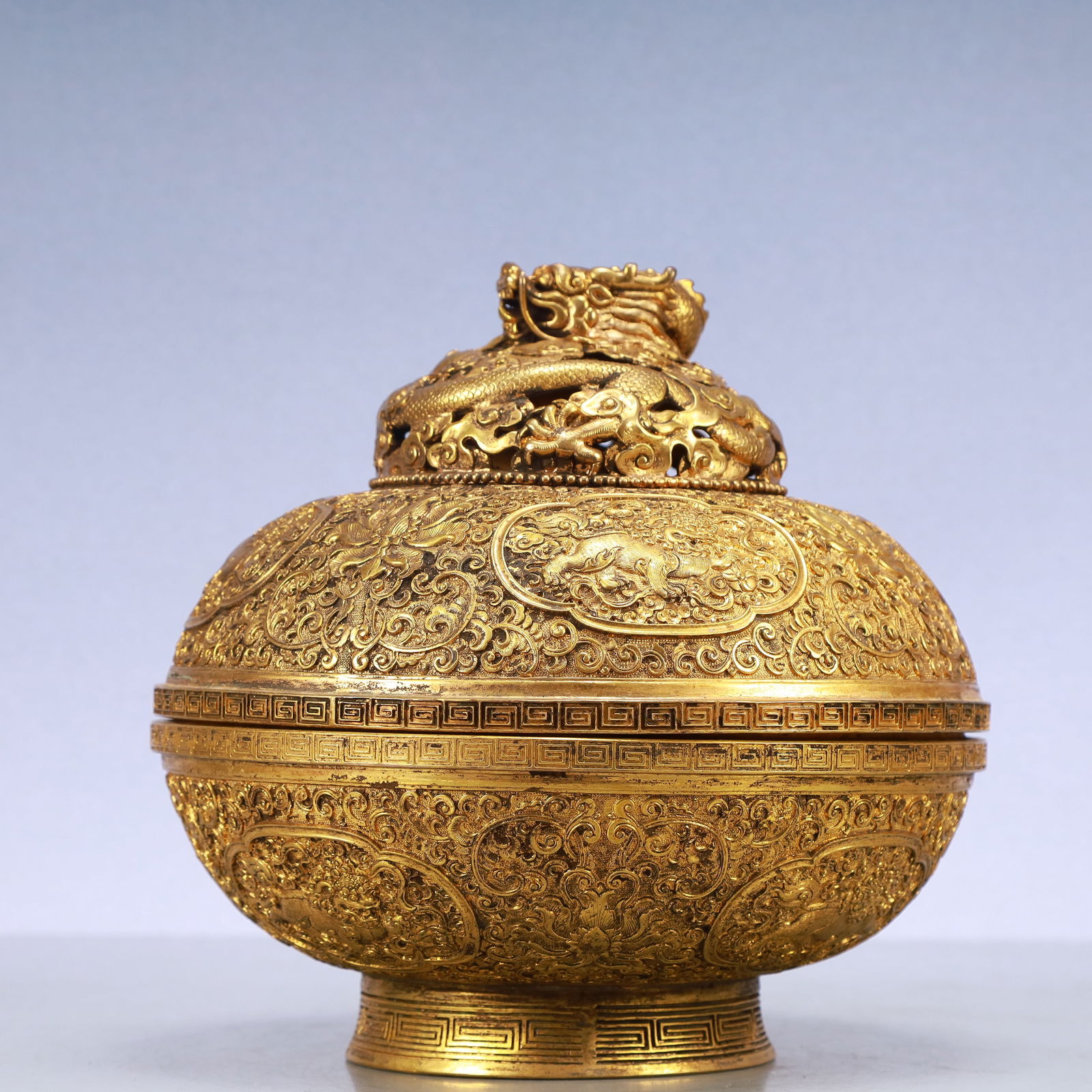 A Exquisite Gilt Bronze Lotus Pattern Lion Pattern Dragon Pattern Censer (1 of 9)