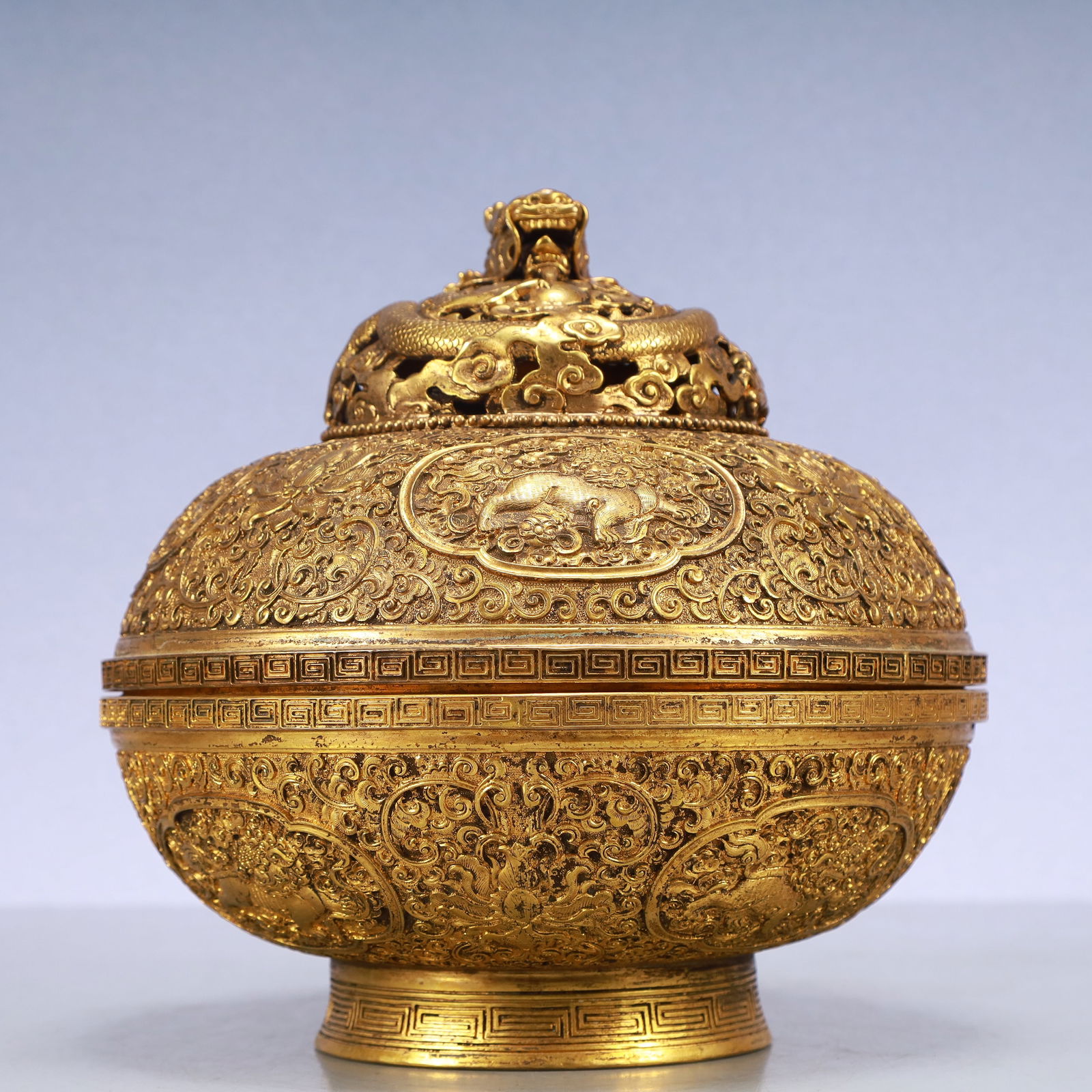 A Exquisite Gilt Bronze Lotus Pattern Lion Pattern Dragon Pattern Censer - 2