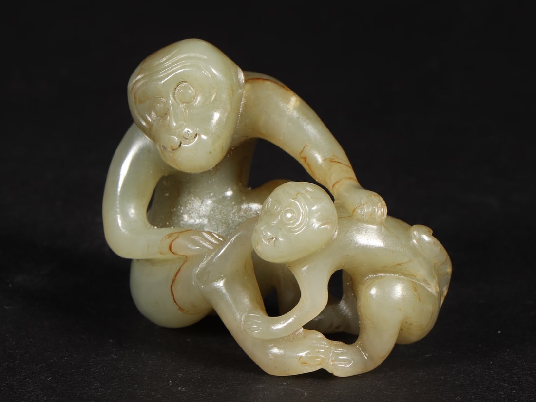 An Exquisite White Jade Monkey Ornament - 2