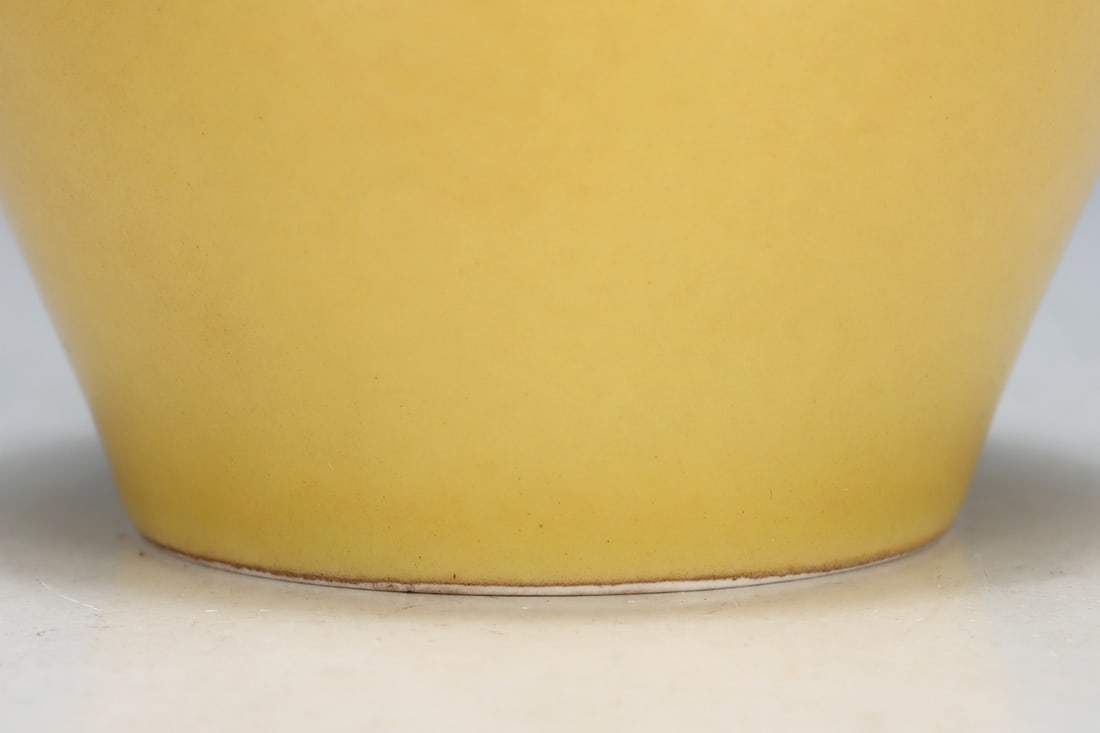 An Exquisite Yellow Glazed Jar - 5