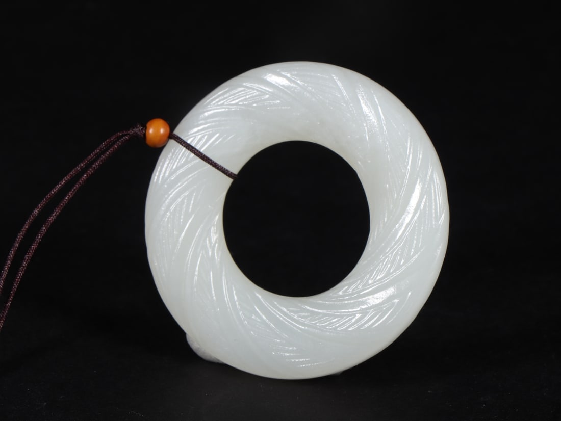 An Exquisite White Jade Pendant - 6