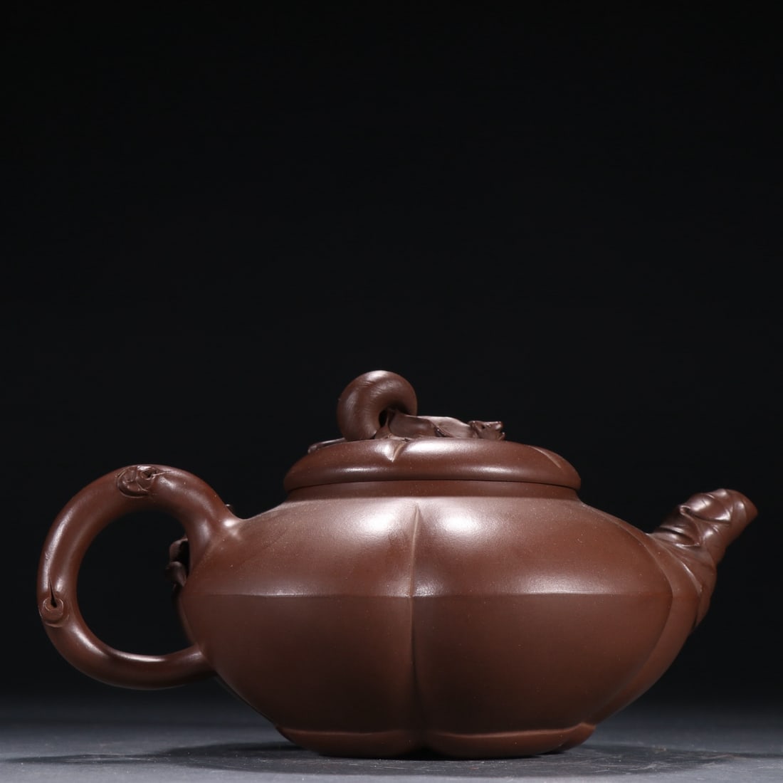 An Exquisite Purple Sands Grapes Pattern Teapot - 4