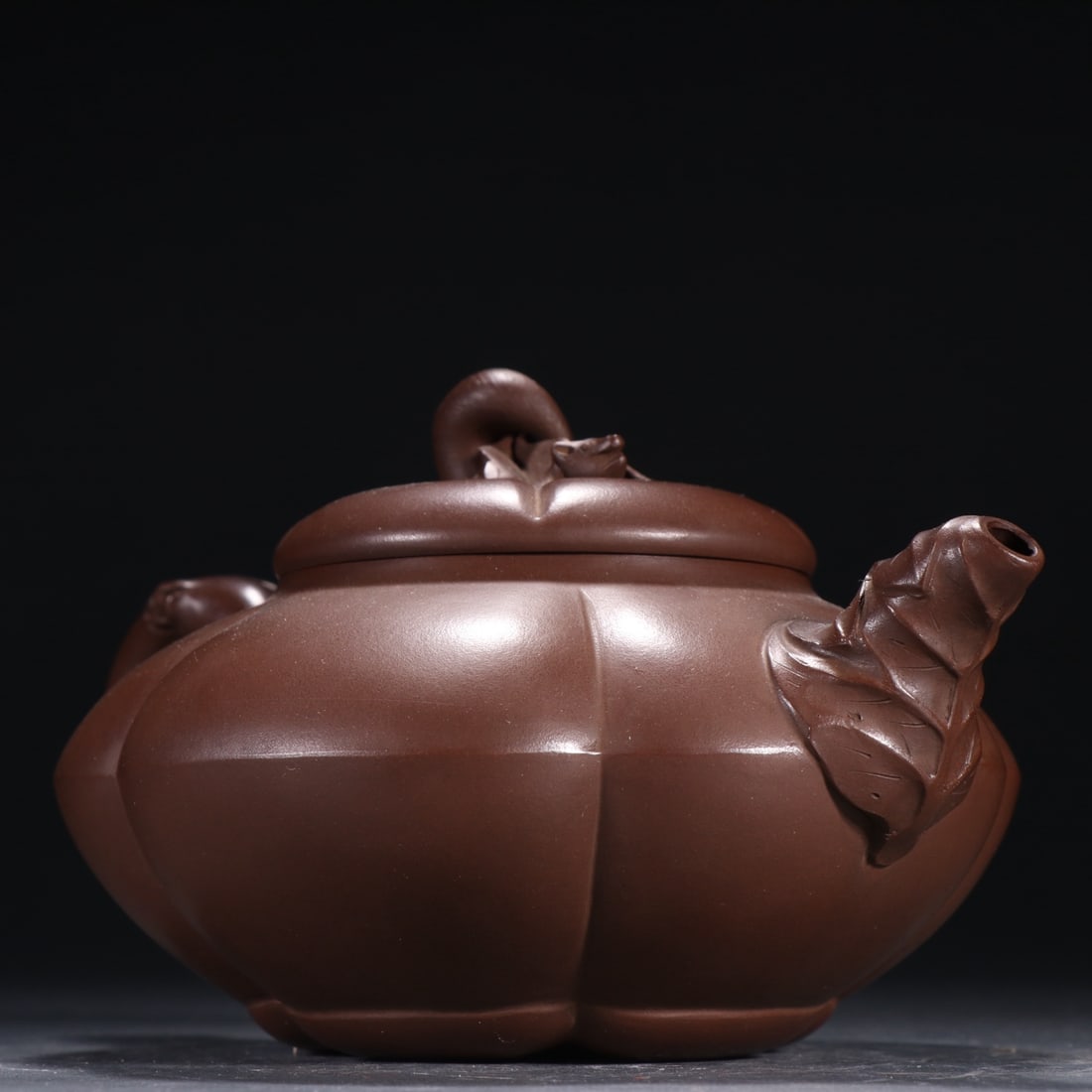An Exquisite Purple Sands Grapes Pattern Teapot - 5