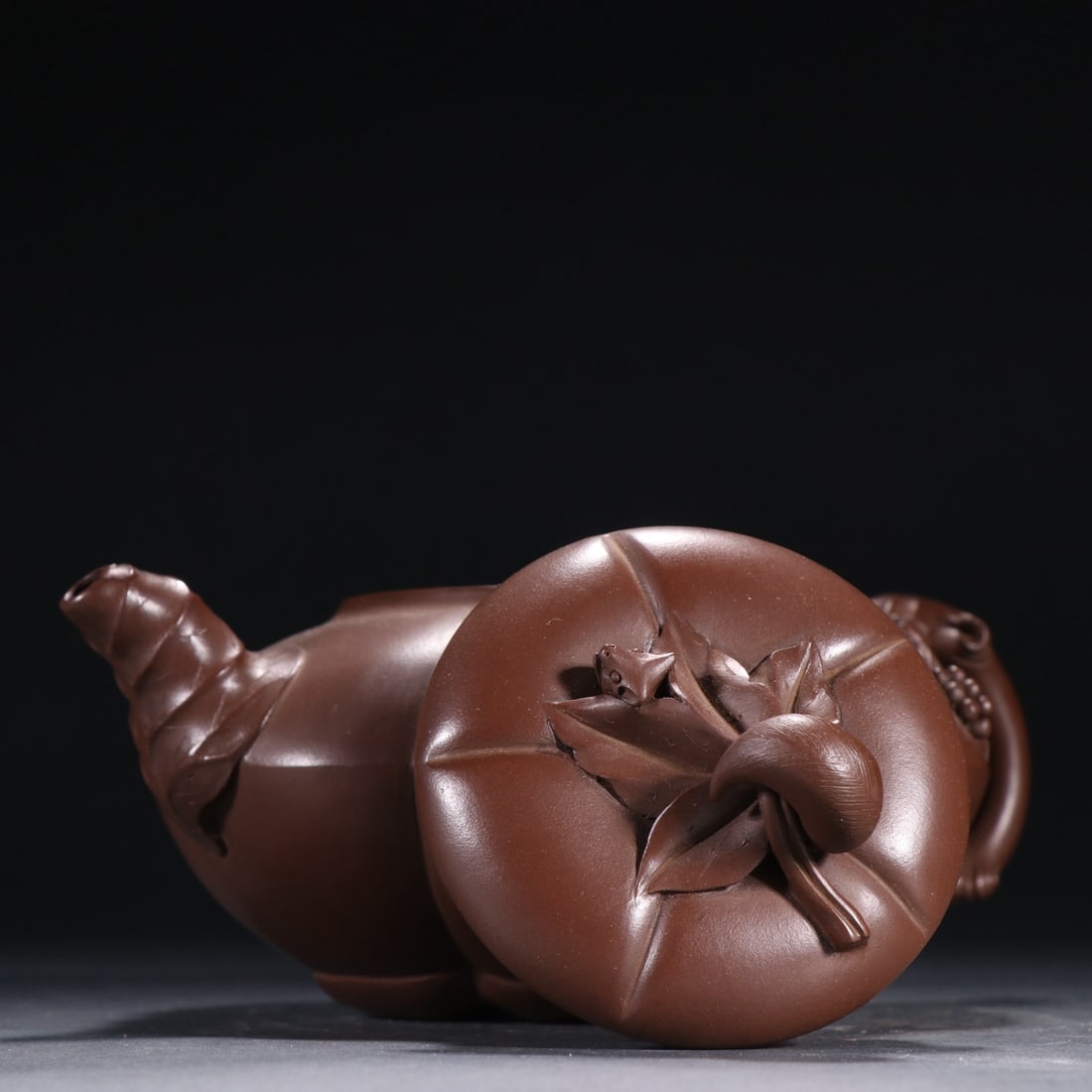 An Exquisite Purple Sands Grapes Pattern Teapot - 7