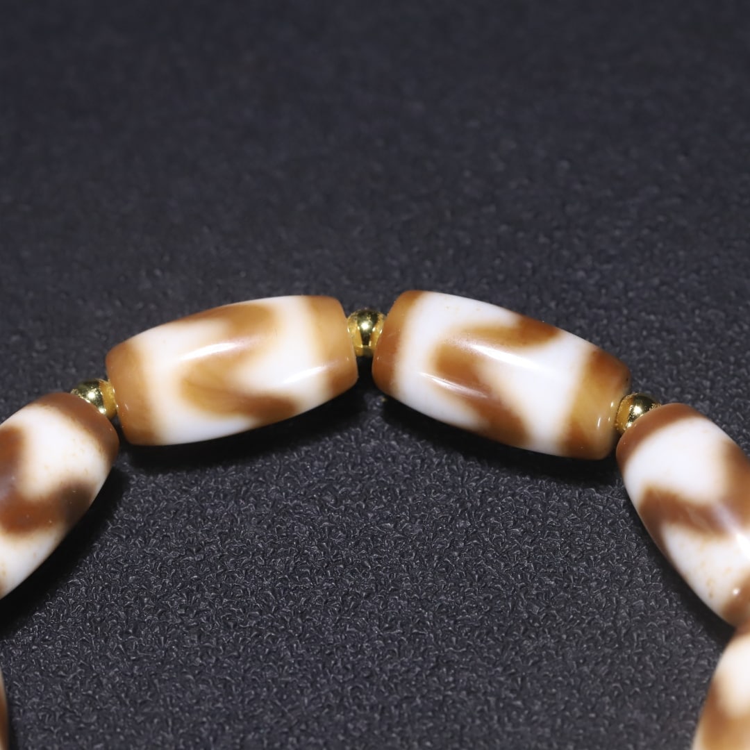 An Exquisite Dzi Bead Bracelets - 5