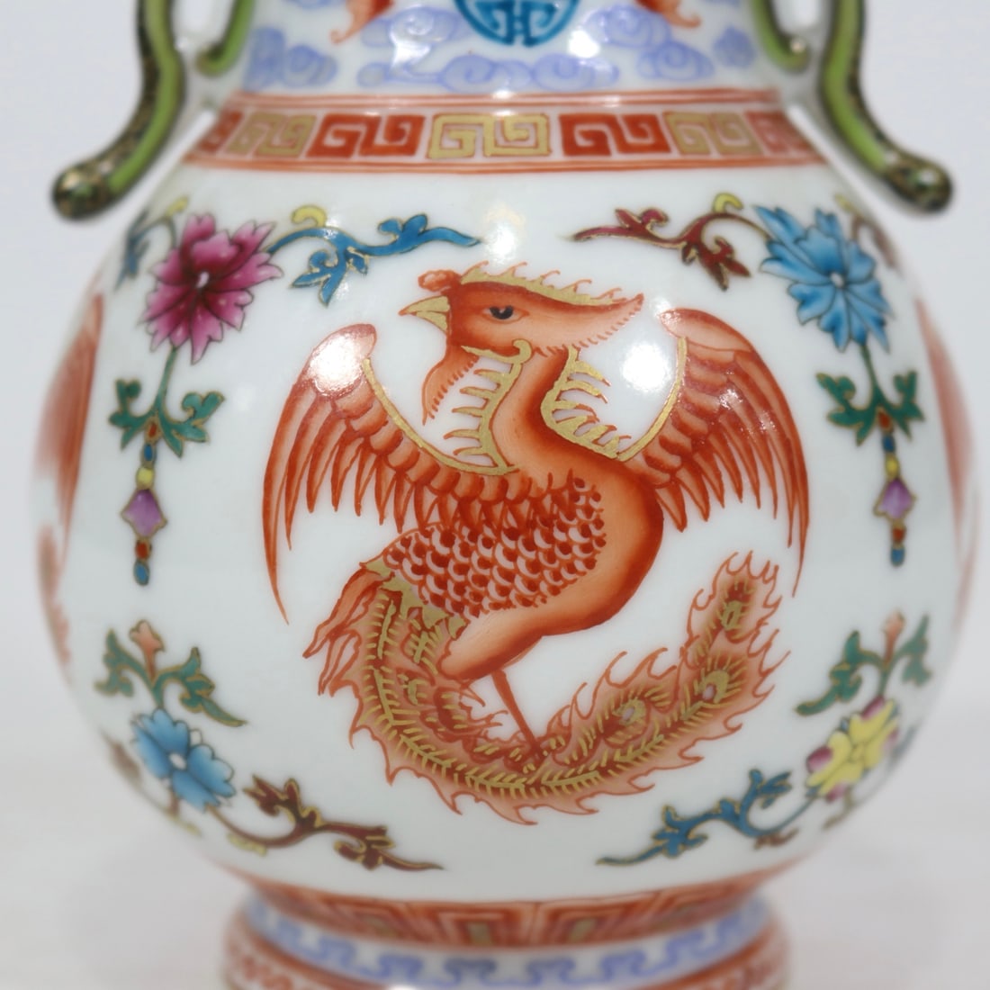 An Exquisite Iron-Red Phoenix Pattern Bats and Peach Pattern Double-Ears Vase - 7