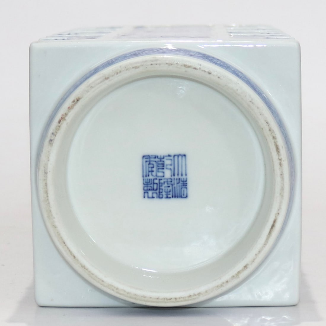 An Exquisite Blue and White Lotus Pattern Vase - 8