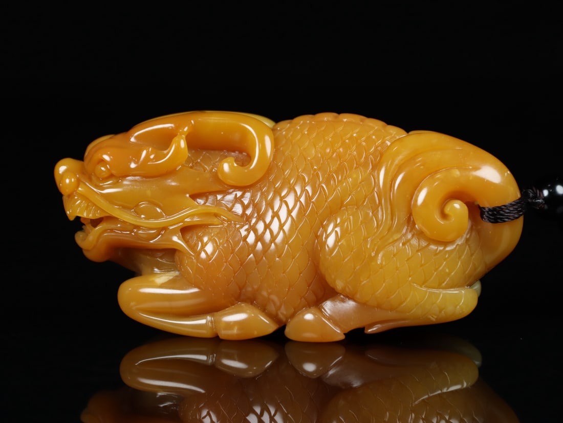 An Exquisite Shoushan Stone Auspicious Beast Hand Piece: An Exquisite Shoushan Stone Auspicious Beast Hand Piece Qing Dynasty, China Size:8cmx4cmx3cm Weight:132.9g (The Dimensions Of All Batches Are Manually Measured.If You Need More Detailed