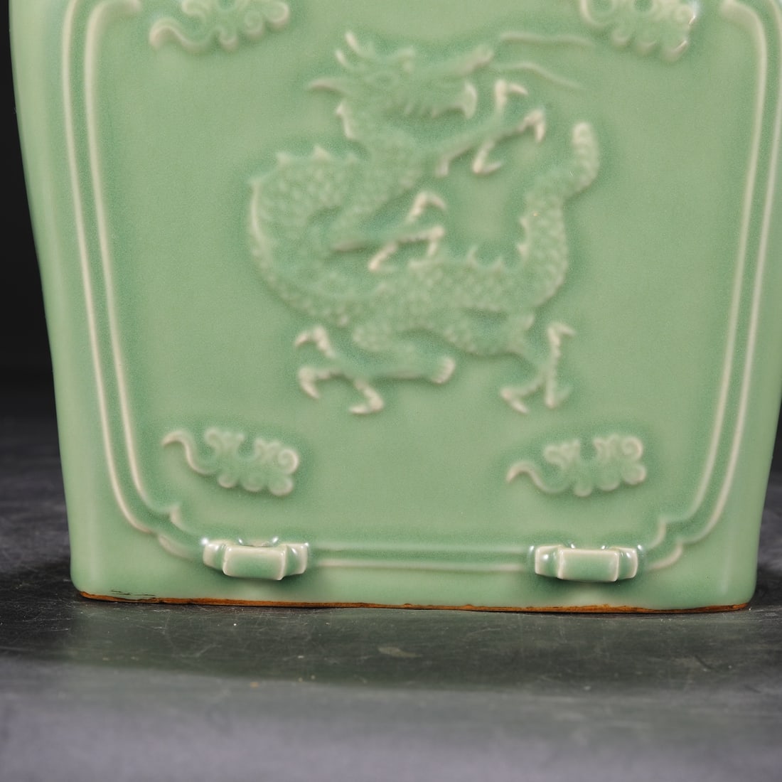 An Exquisite Longquan yao Celadon Glazed Dragon Pattern Vase - 8