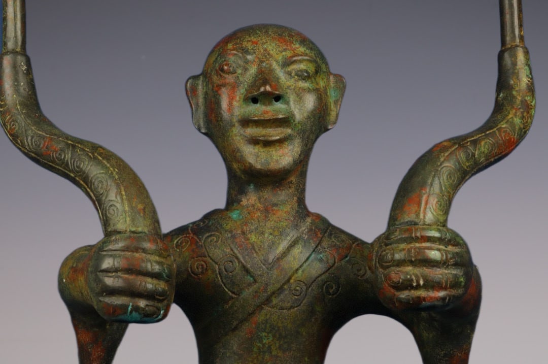 An Exquisite Bronze Figure-Shaped Candlestick - 2