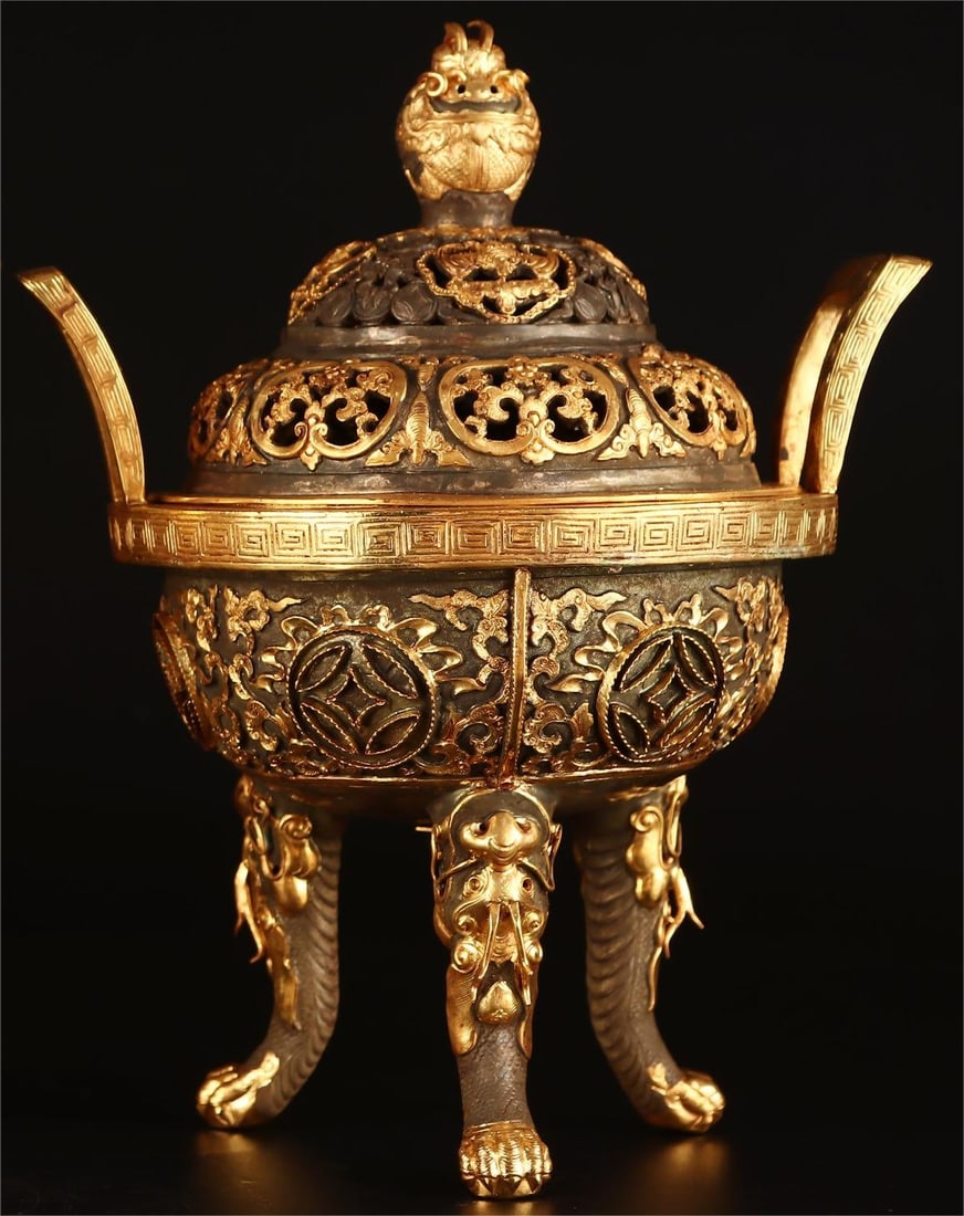 A pair of partially gilded tripods from the Qing Dynasty (1 of 7)