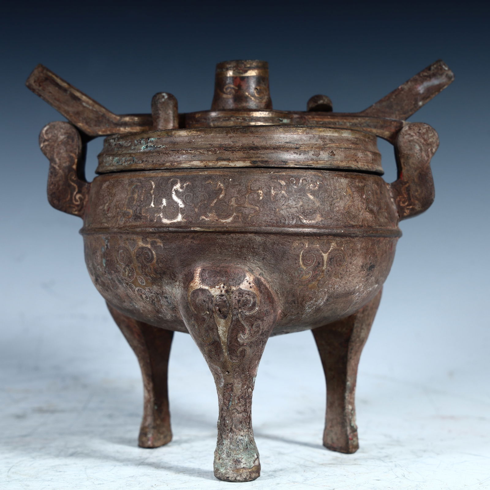 A Qing Dynasty copper silver three-legged tripod - 2
