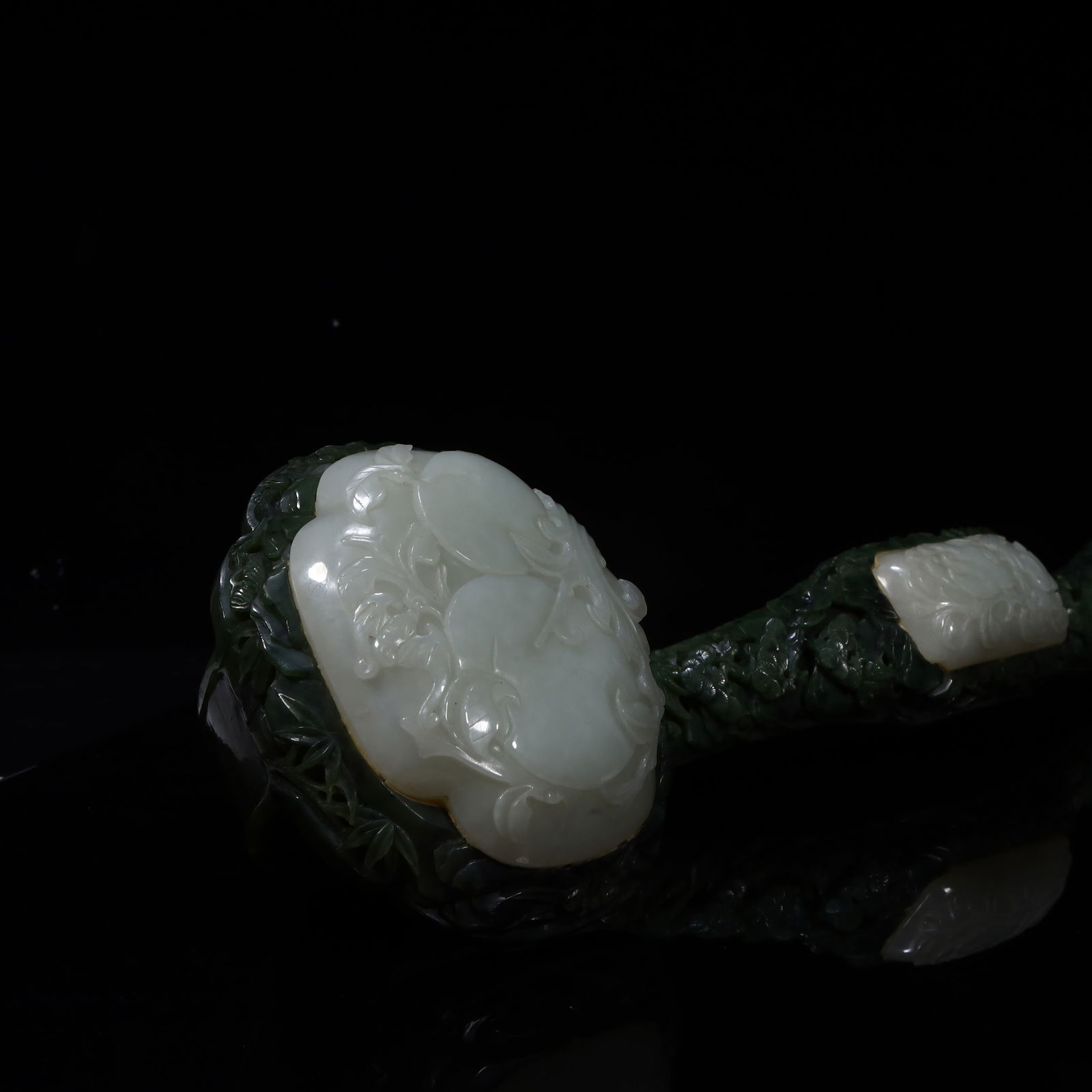 A beautiful Hetian jade ruyi - 3