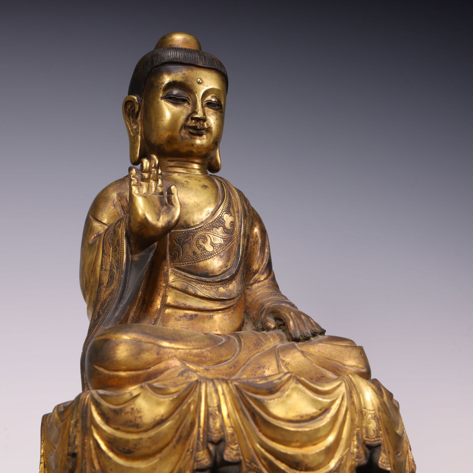 A beautiful bronze gilt Buddha - 3