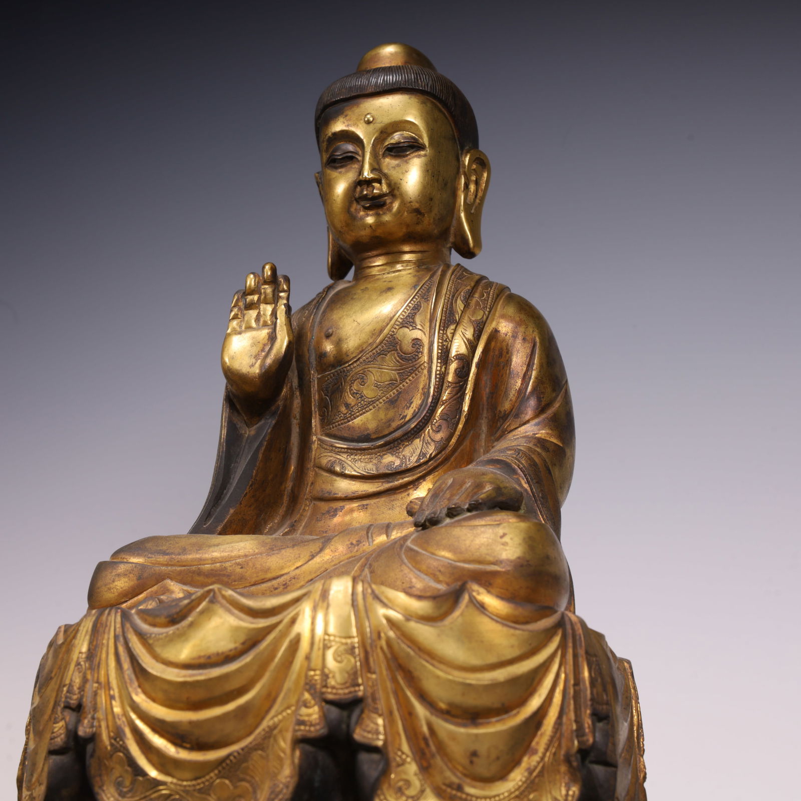 A beautiful bronze gilt Buddha - 4
