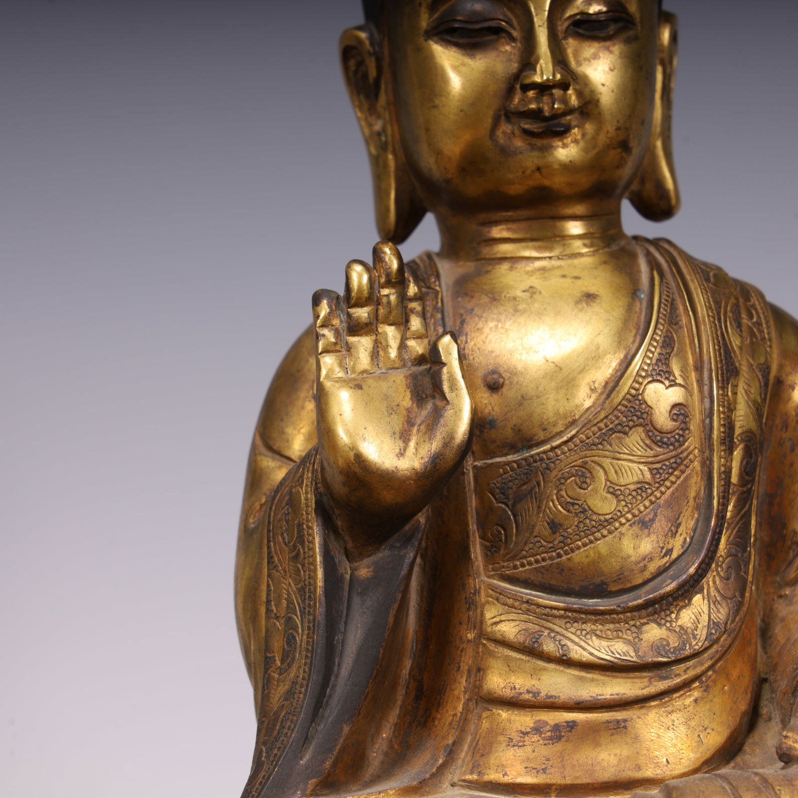 A beautiful bronze gilt Buddha - 6