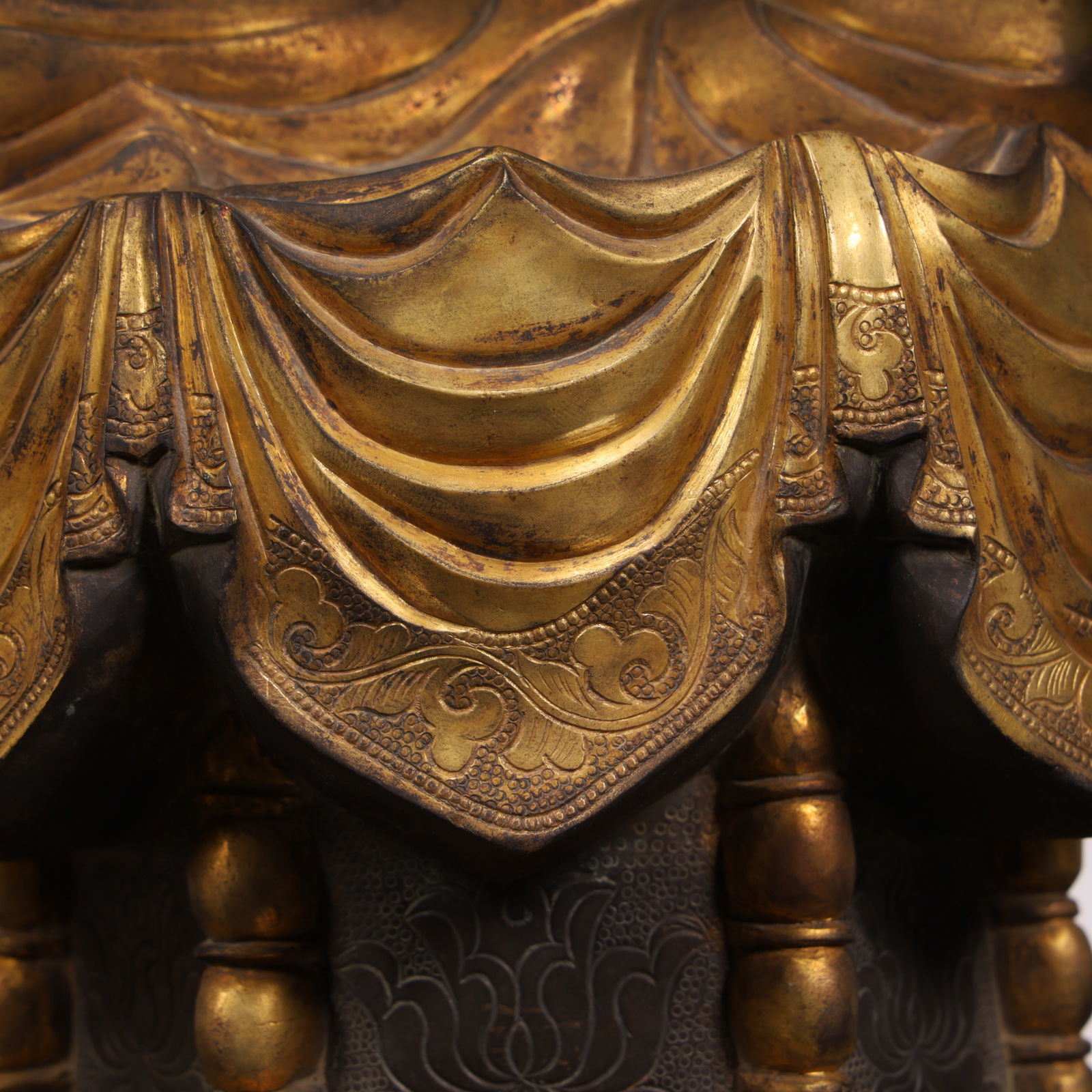 A beautiful bronze gilt Buddha - 7