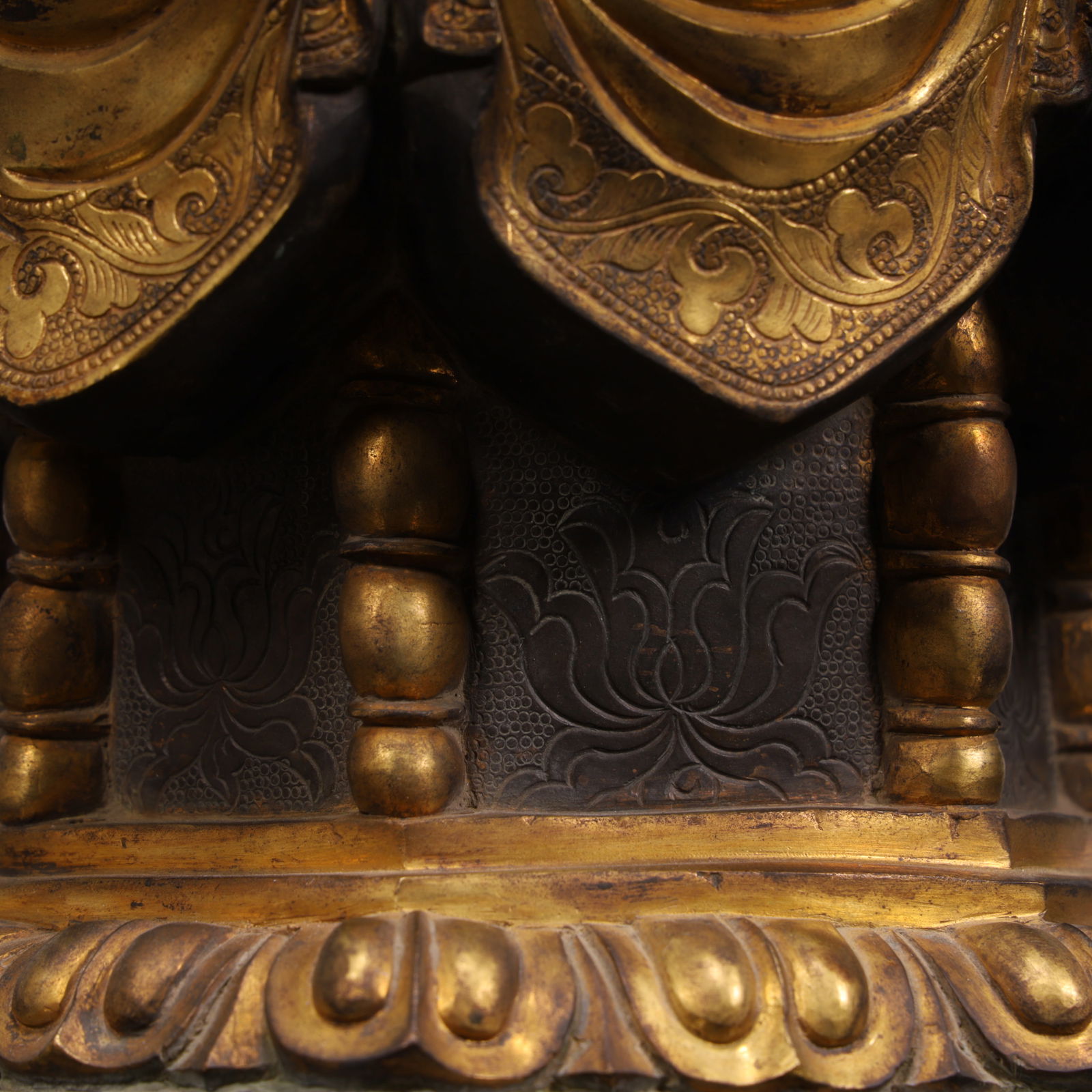 A beautiful bronze gilt Buddha - 8