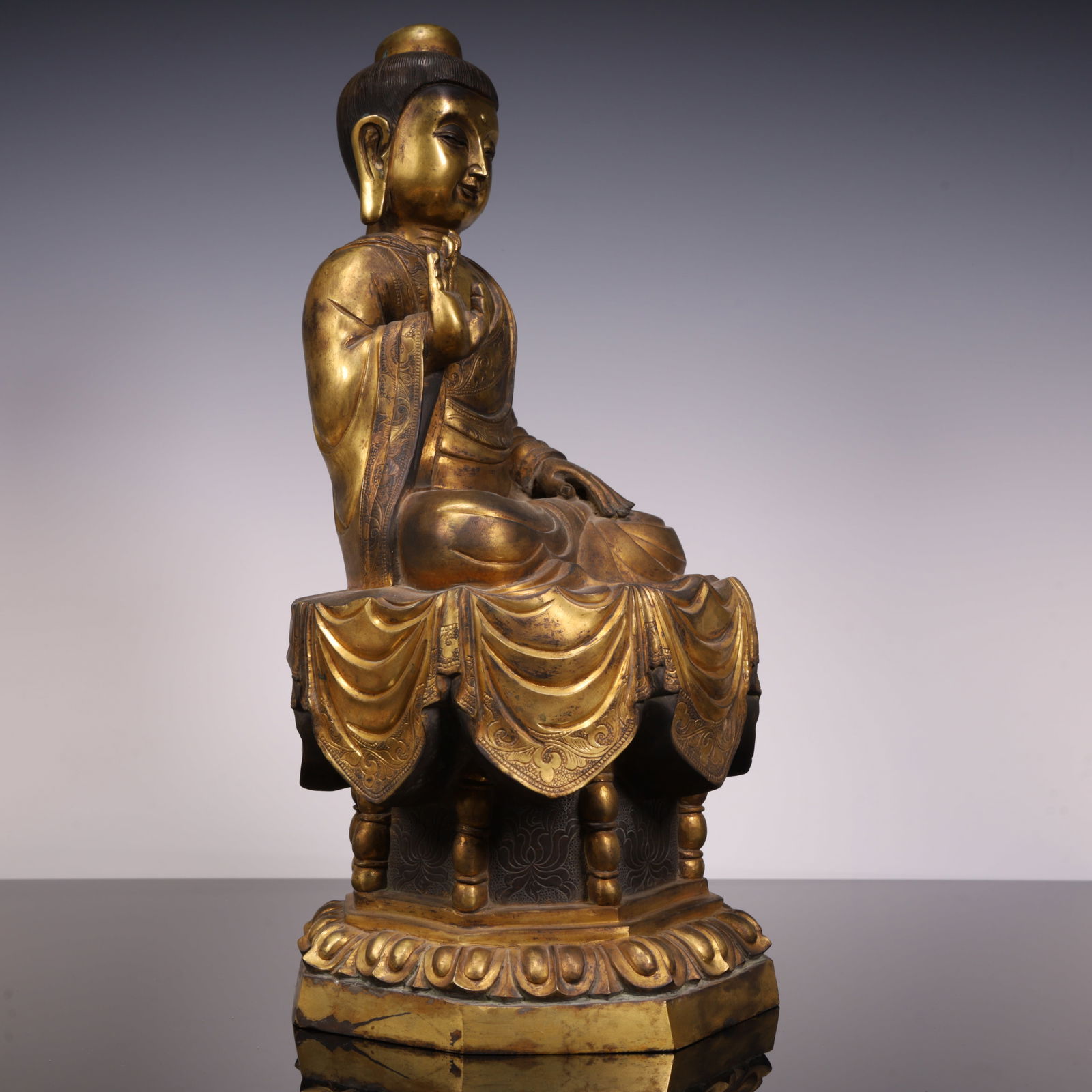 A beautiful bronze gilt Buddha - 9