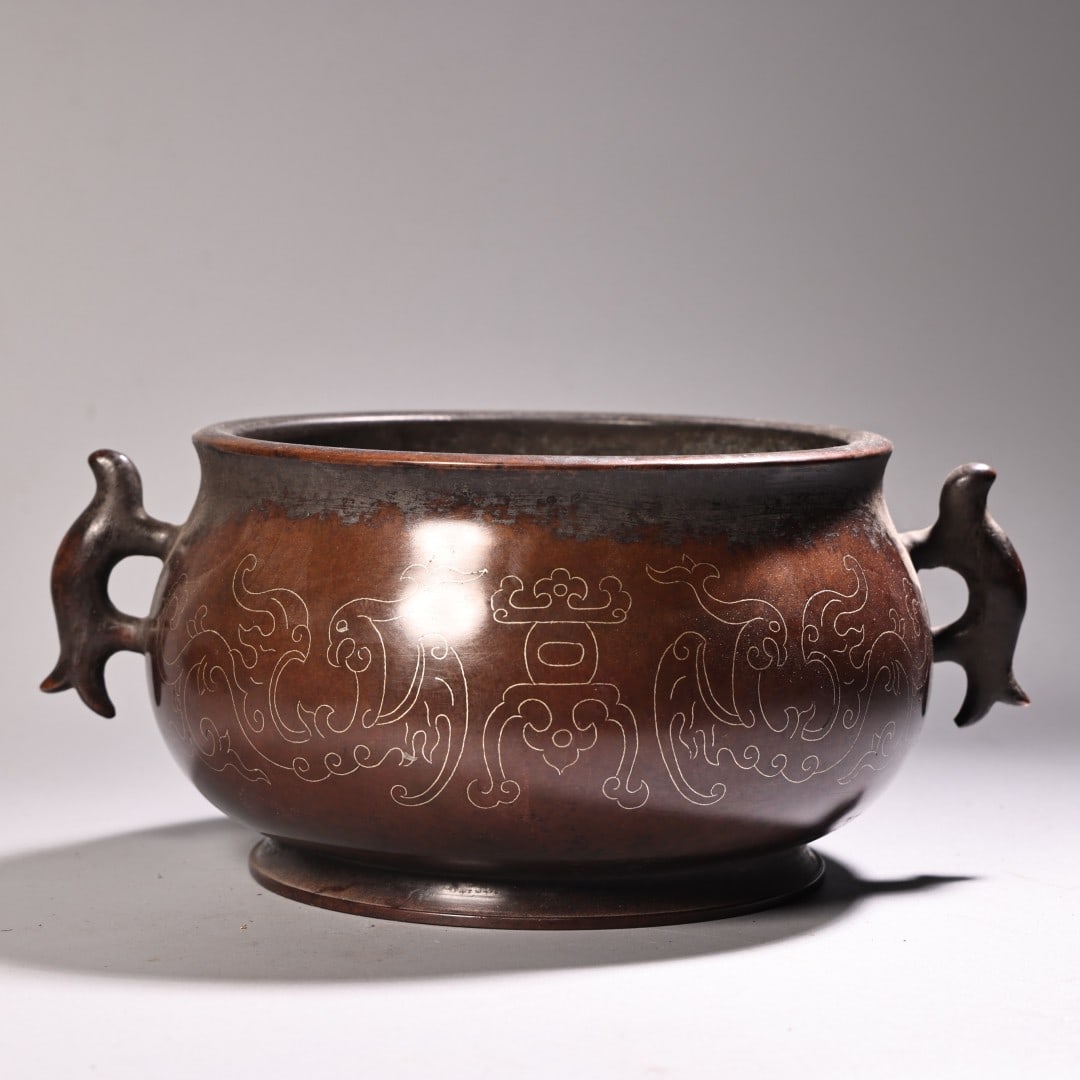 A fine pure copper full copper copper inlaid silver wire Fushou incense burner: Exquisite pure copper full copper and copper tightly inlaid with silver wire Fushou incense burner Size:W:3300g L:24cm H:11cm (The Dimensions Of All Batches Are Manually