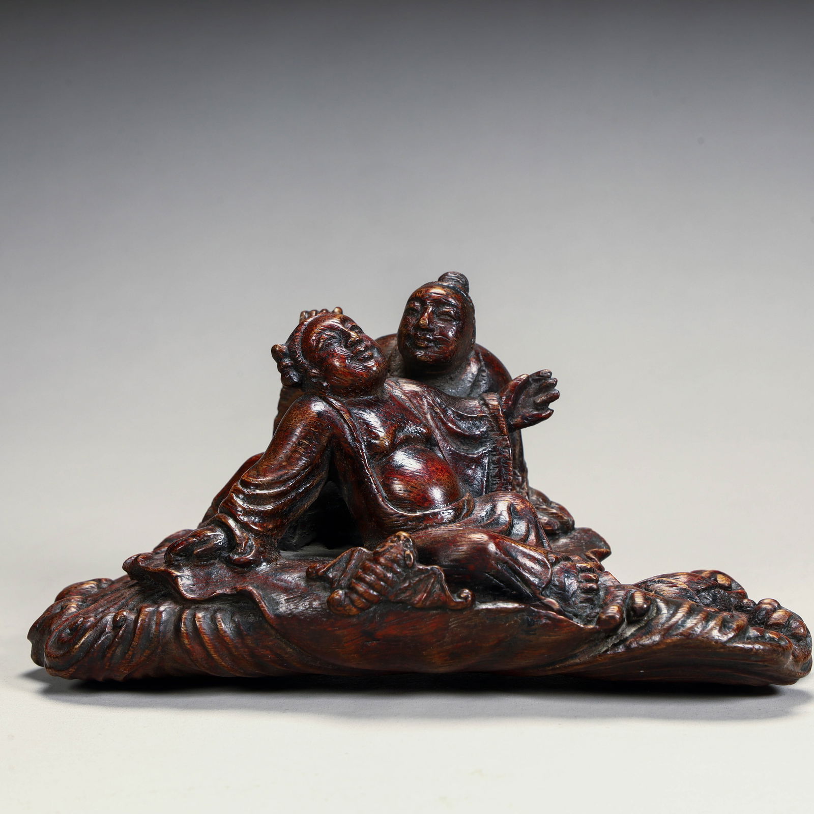 Agarwood carving and two immortal ornaments (1 of 9)