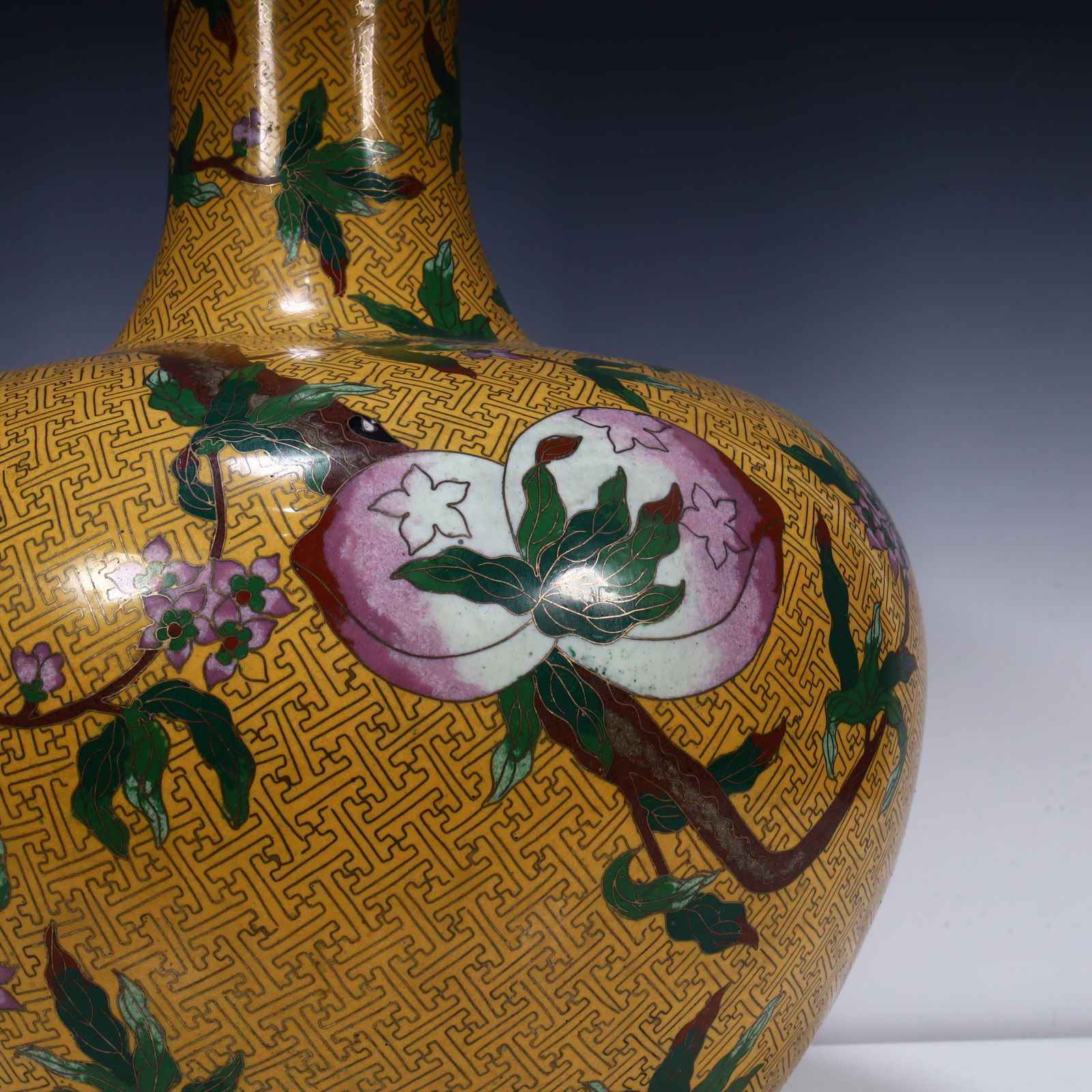 A beautiful nine peach bottle - 3