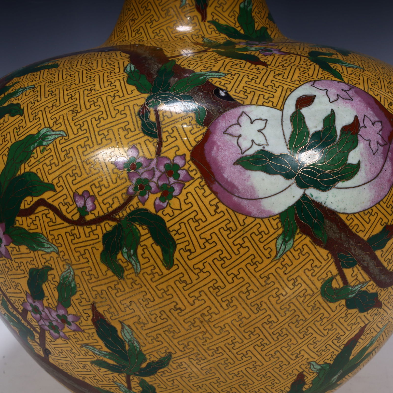 A beautiful nine peach bottle - 5