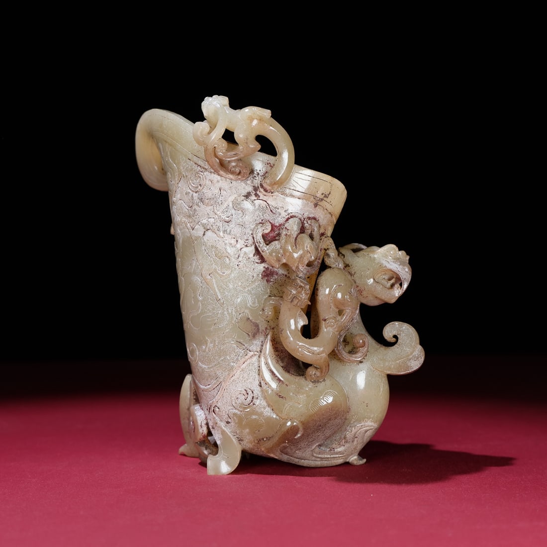 A beautiful Hetian jade birth pit full of gray skin and Qinfeng bird horn cup (1 of 9)