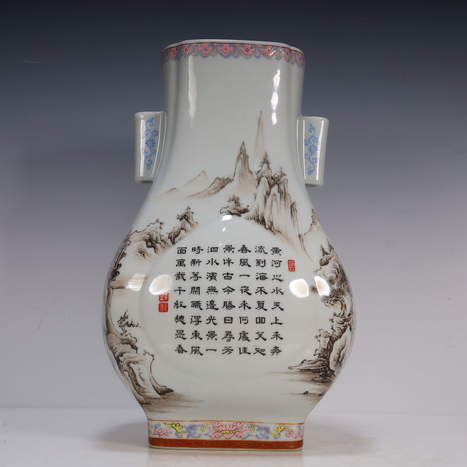 A Qianlong pastel bat peach poem in the Qing Dynasty piercing the ears square bottle: Qianlong pastel bat peach poems in the Qing Dynasty pierced the ears square bottle SIZE:L: :18cm W::14cmH::31cm W::3.2kg (The Dimensions Of All Batches Are Manually Measured.If You