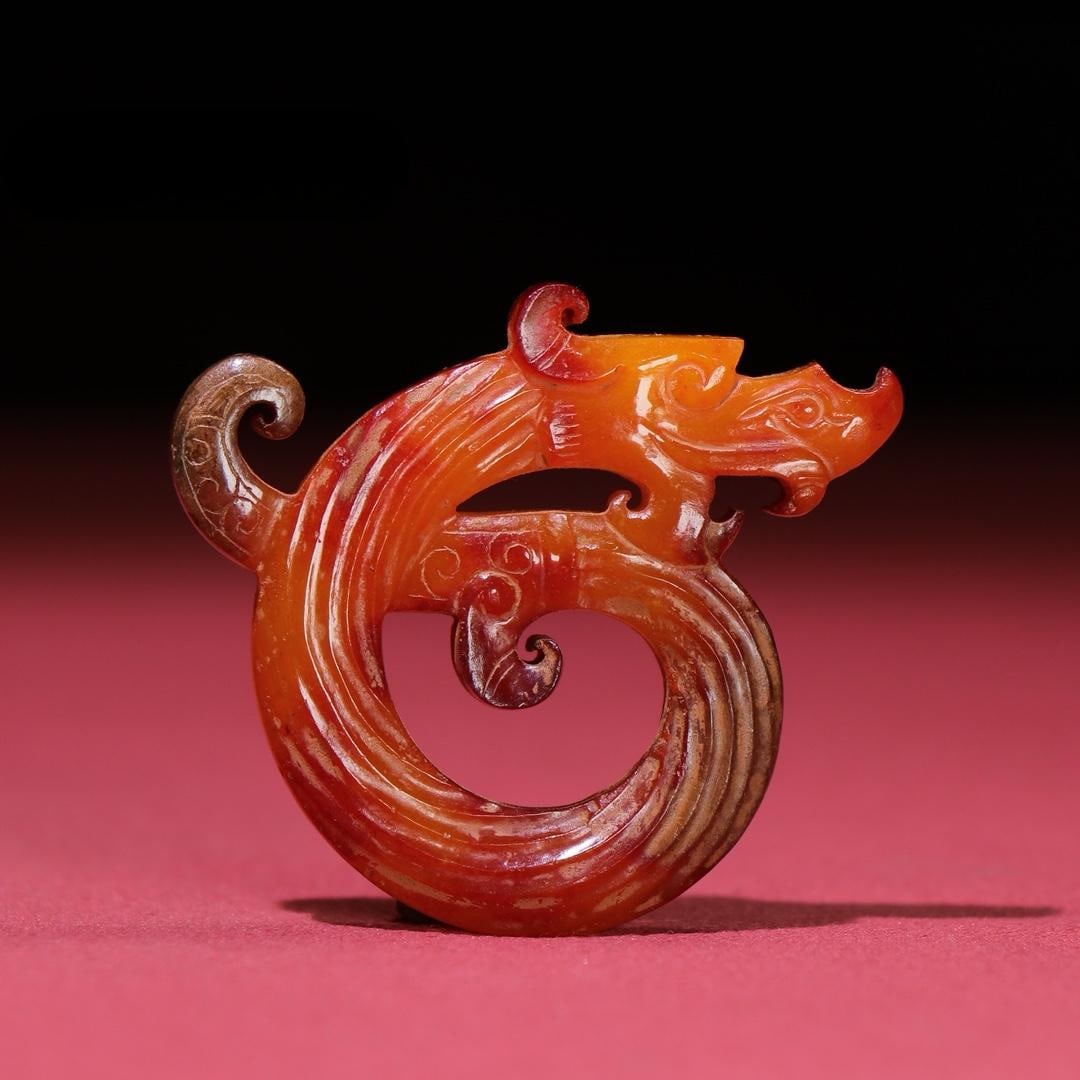 A beautiful silk dragon pendant full of soil and red silk: Exquisite full of soil and red silk dragon pendant Size:52x46x7mm W:23g (The Dimensions Of All Batches Are Manually Measured.If You Need More Detailed Information, Please Contact Our Customer Service