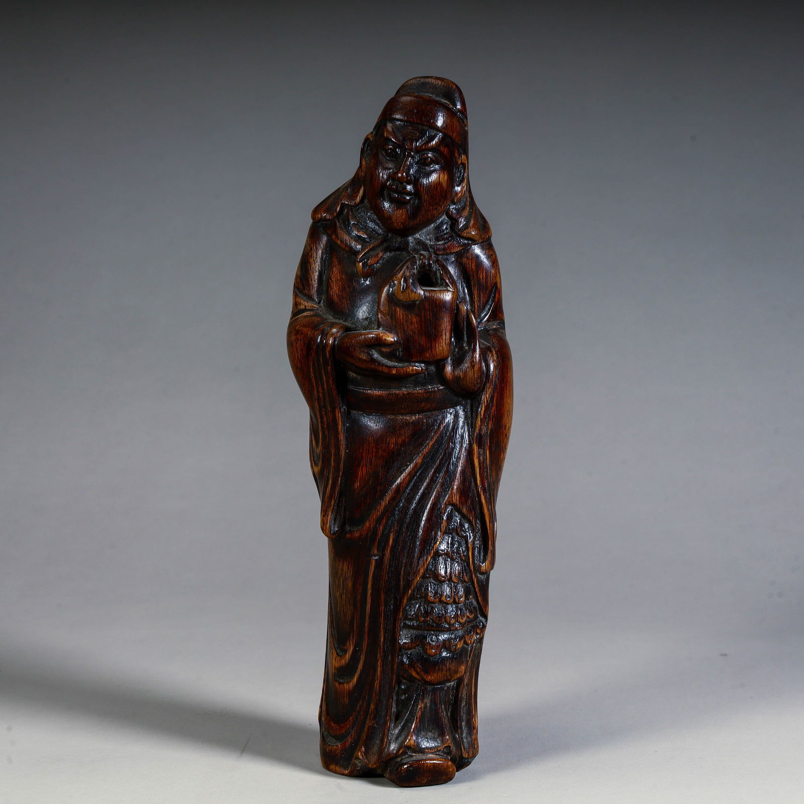 An agarwood carved figure ornament of the Qing Dynasty (1 of 9)