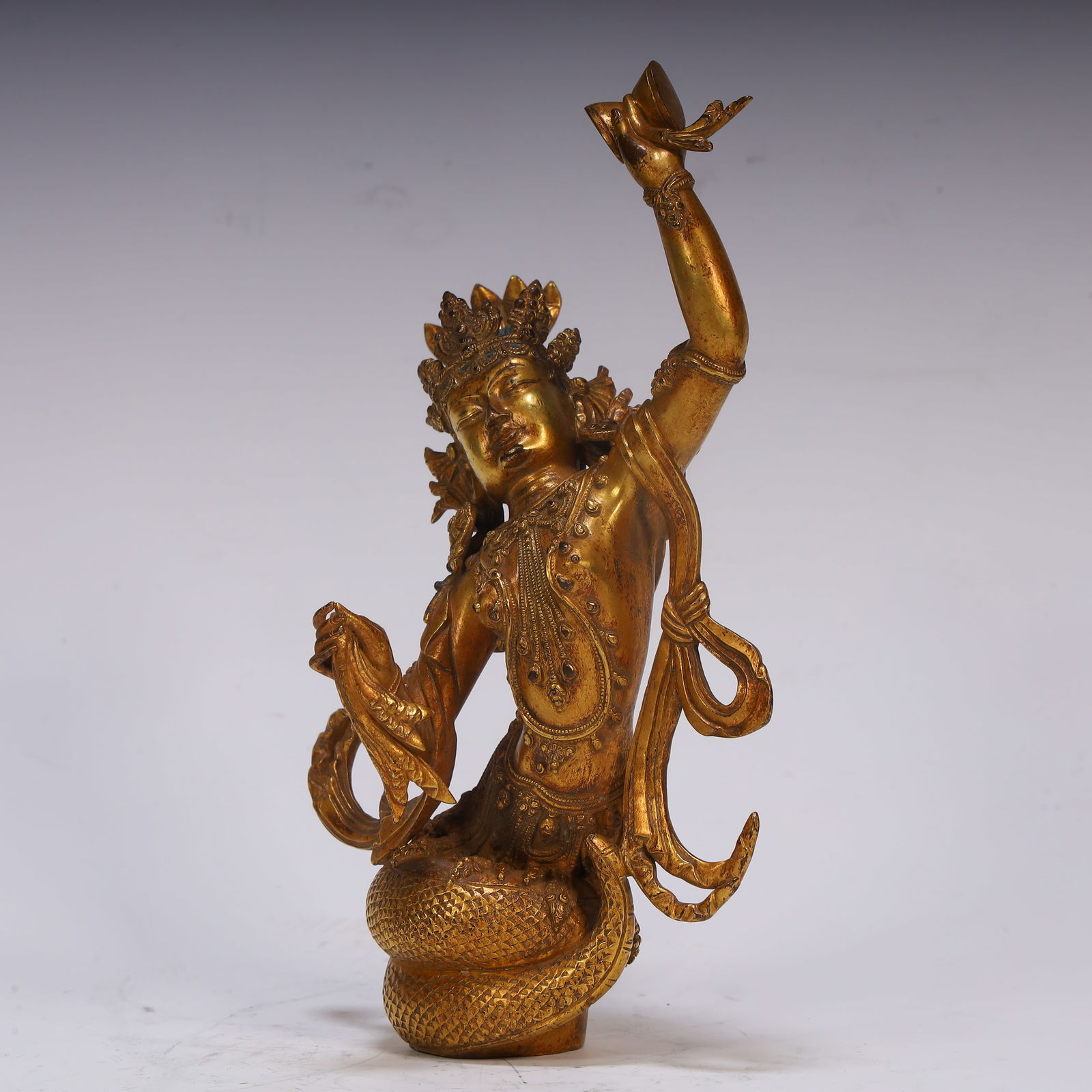 A fine copper gilt protector: Exquisite copper gilt protector SIZE:L: :11cm W::5cmH::18cm W::686g (The Dimensions Of All Batches Are Manually Measured.If You Need More Detailed Information, Please Contact Our