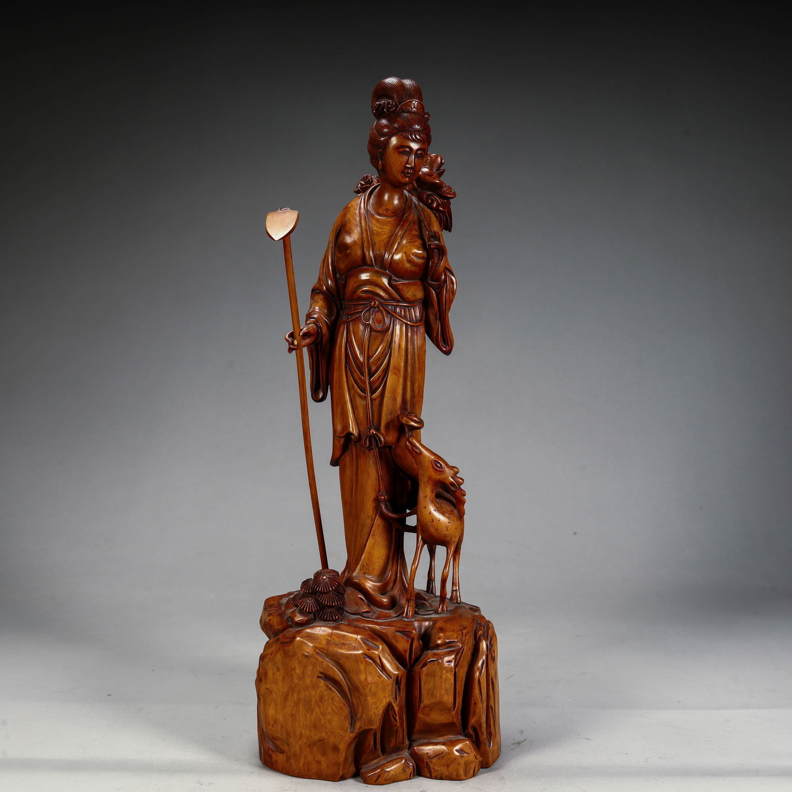 A Qing Dynasty boxwood carving Magu birthday statue: Qing Dynasty boxwood carving Magu birthday statue Size: H:35cm L: 12cm W:11cm W:1128g (The Dimensions Of All Batches Are Manually Measured.If You Need More Detailed Information,