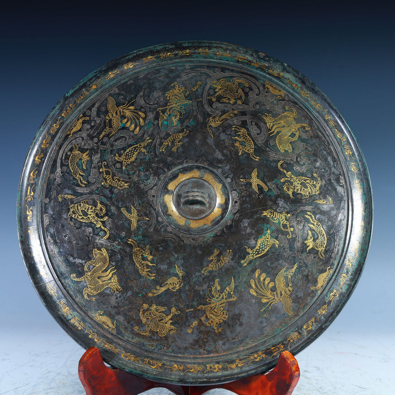 A Han Dynasty Cuojin silver bronze mirror (1 of 10)