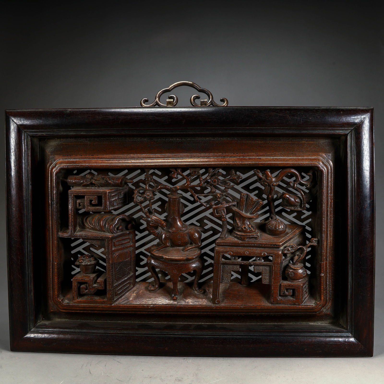 A Qing Dynasty mahogany frame rosewood inlaid Bogu Qing offering pattern hanging screen (1 of 10)