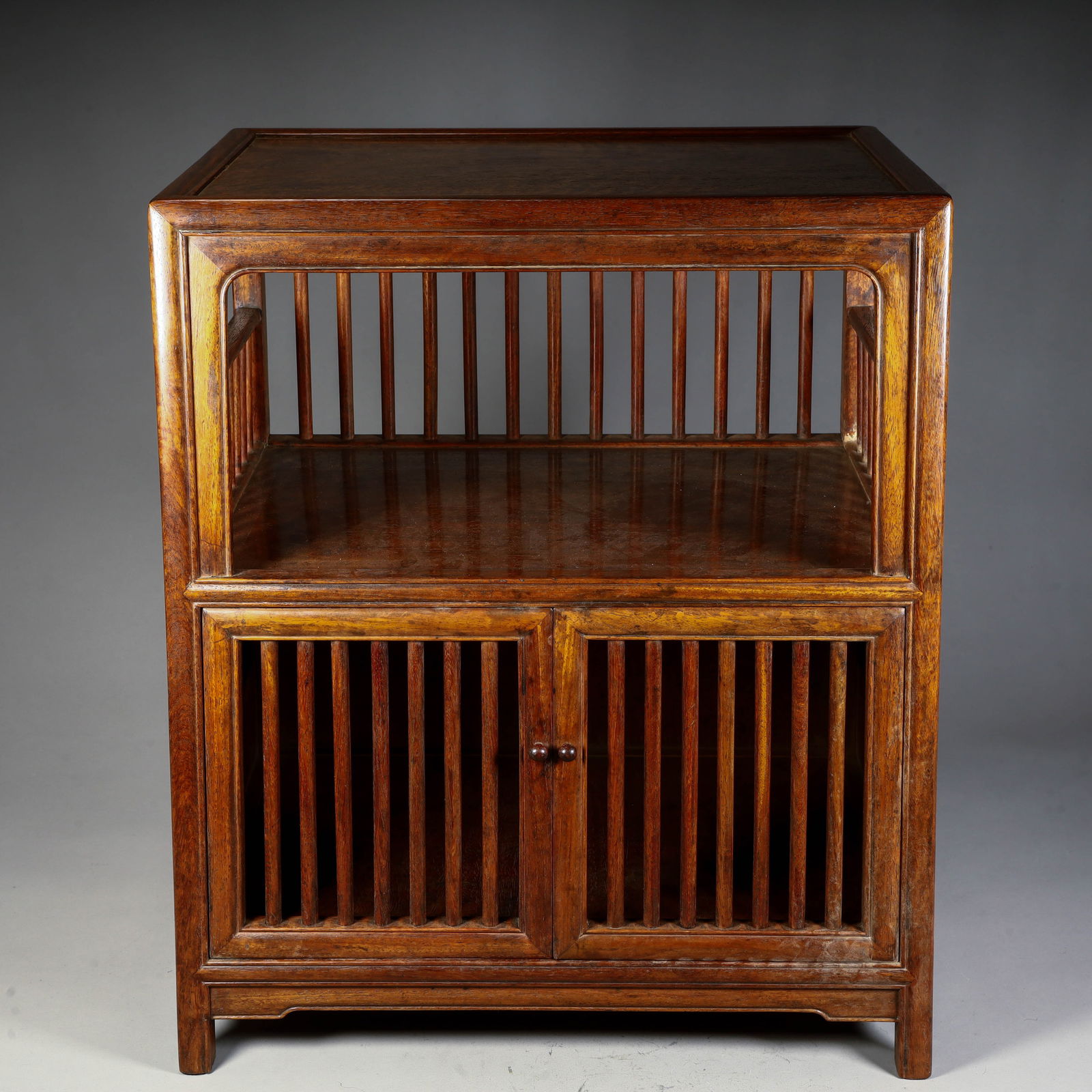 A Qing Dynasty yellow rosewood Wanli cabinet bright lattice cabinet: Qing Dynasty yellow rosewood Wanli cabinet bright lattice cabinet Size: H:45cm L:36cm W:23cm W:3.9kg (The Dimensions Of All Batches Are Manually Measured.If You Need More Detailed