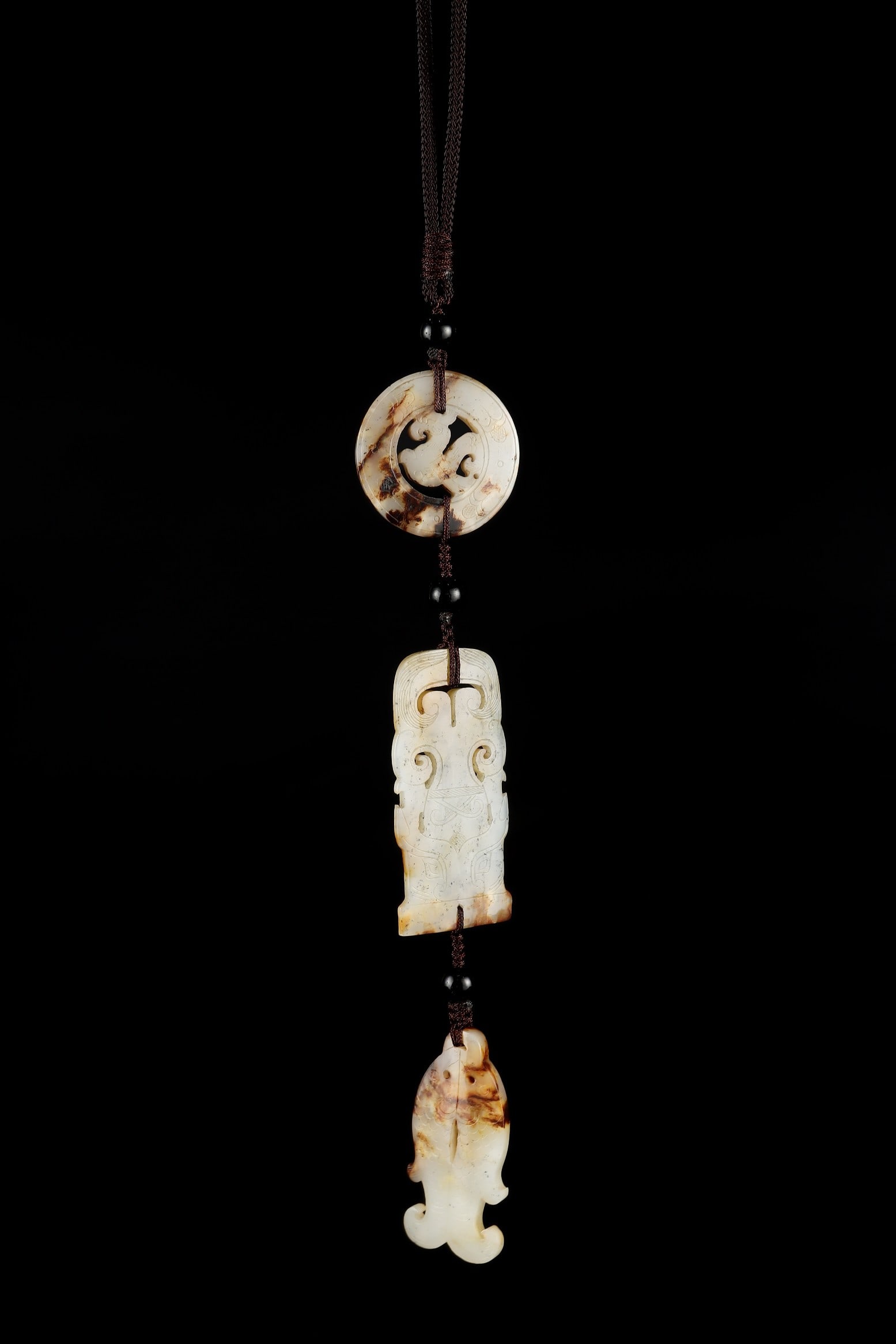 A beautiful Hetian jade pendant: Exquisite Hetian jade pendant Size:W:43g W:3.5cm T:0.3cm L:6cm W:2.3cm T:0.3cm L:5.2cm W:2.3cm T:0.3cm (The Dimensions Of All Batches Are Manually Measured.If You Need More