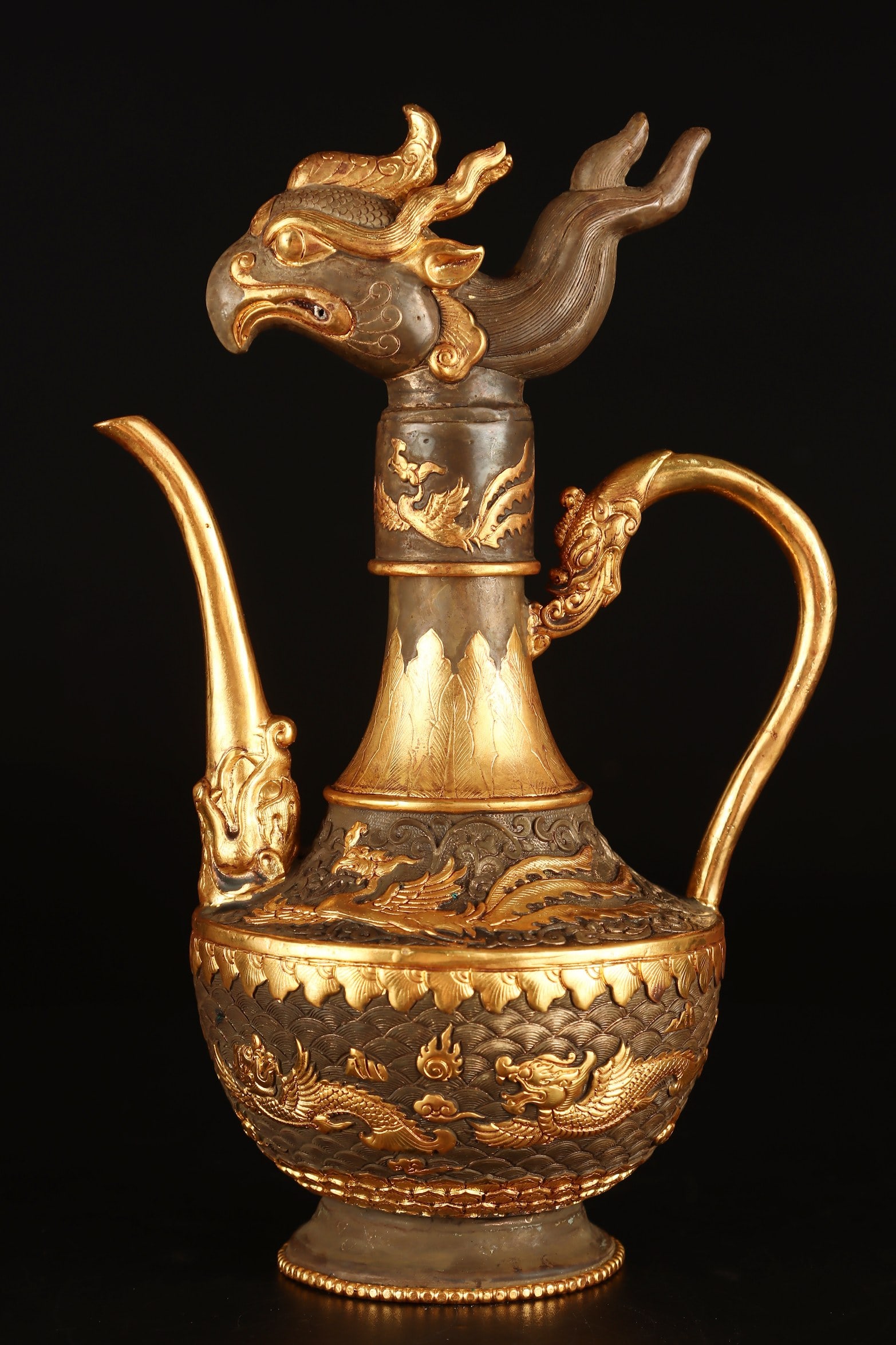 A partial gilded limelight pot from the Tang Dynasty: Local gilt limelight pot of the Tang Dynasty Size:W:802g H:24cm W:14cm (The Dimensions Of All Batches Are Manually Measured.If You Need More Detailed Information, Please Contact