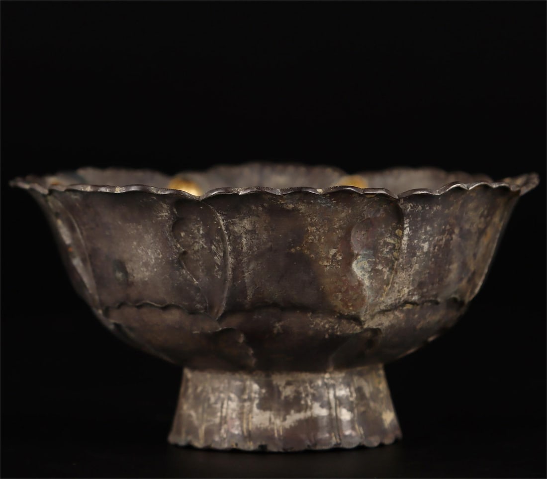 A small sterling silver bowl from the Tang Dynasty (1 of 9)