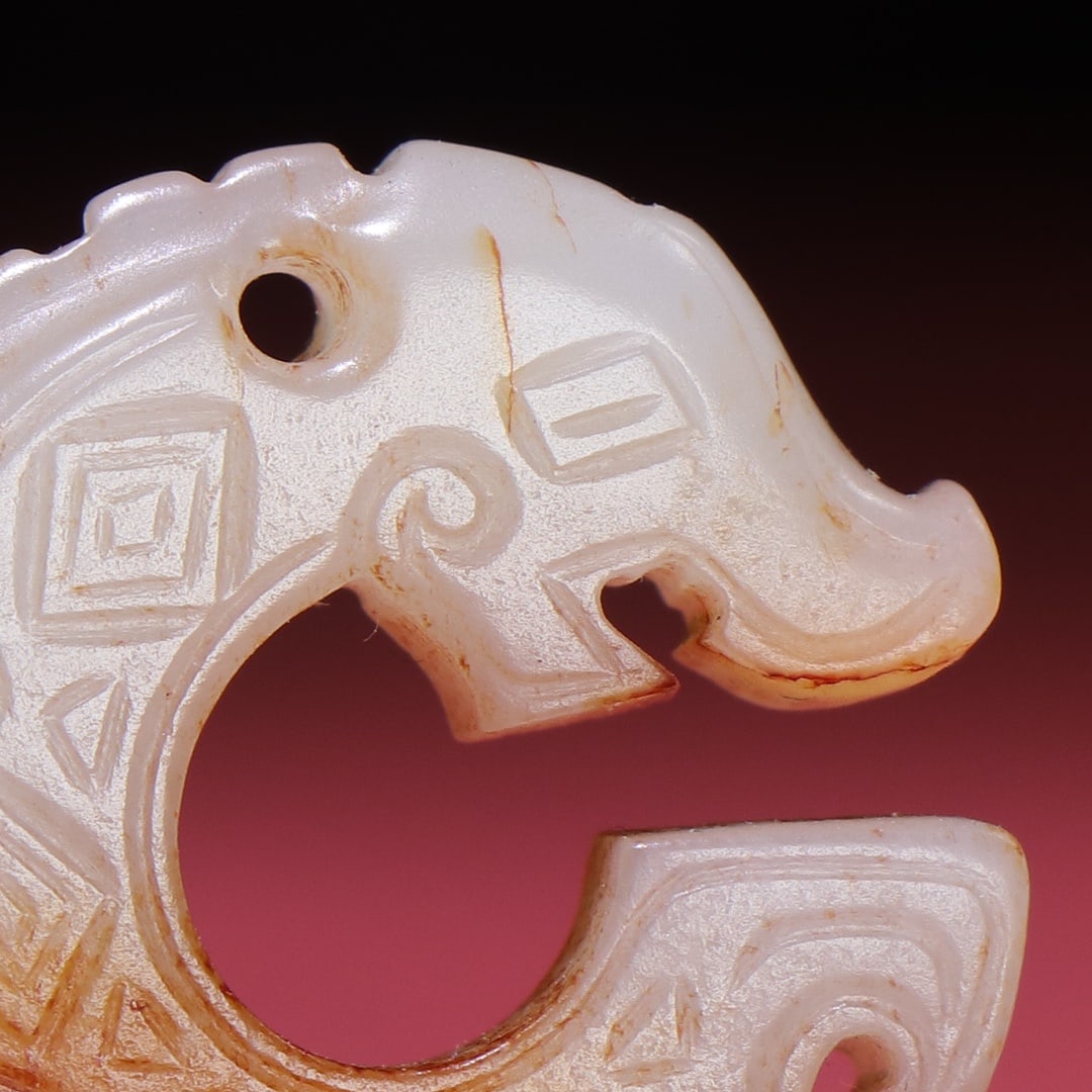 A beautiful white jade dragon pendant - 2