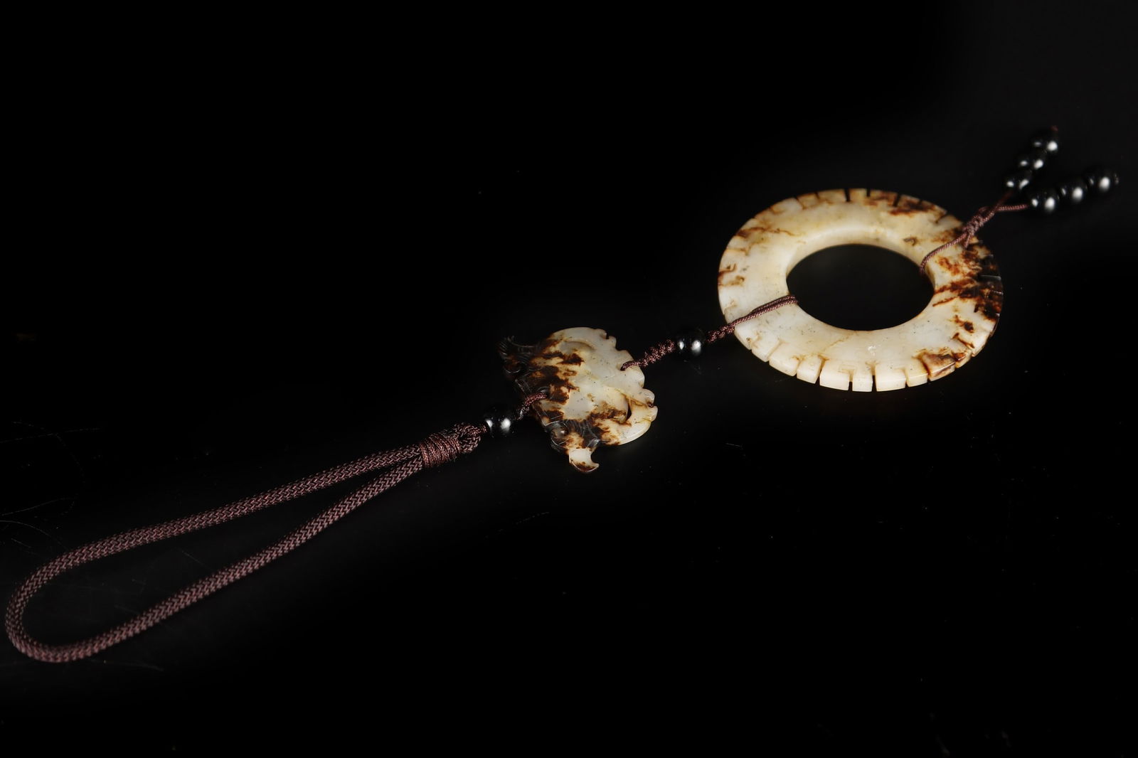 A beautiful Hetian jade pendant - 9