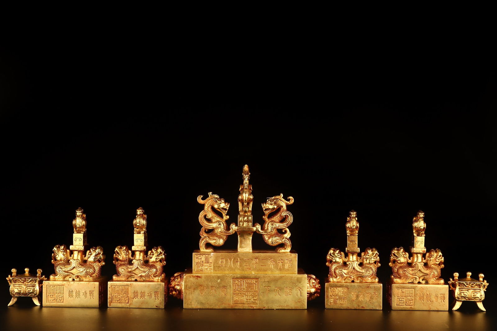 A beautiful copper-gilt combination seal - 6